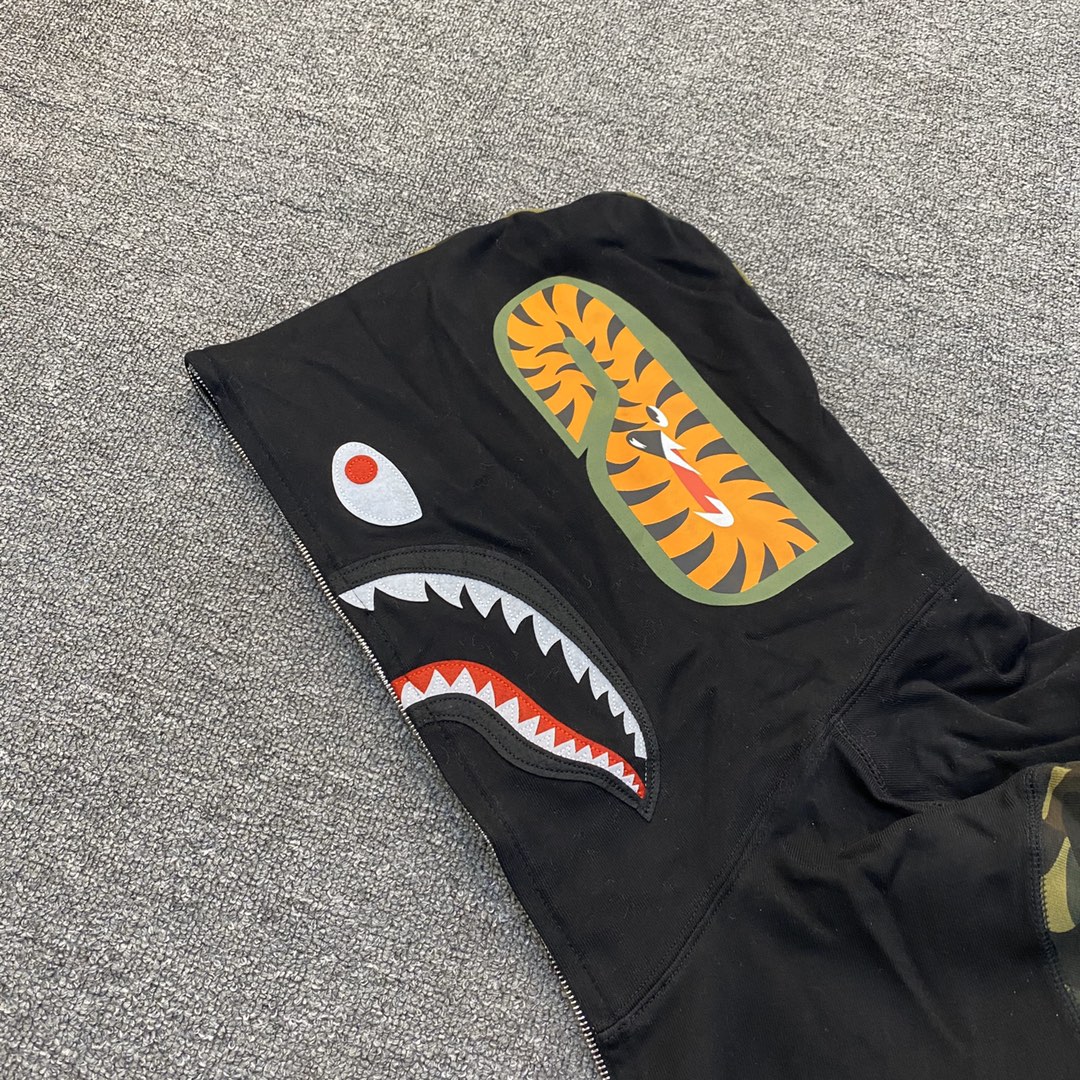 A BATHING APE BAPE  猿人鲨鱼  半袖 迷彩拼接 拉链外套 黑色 男女同款 B0