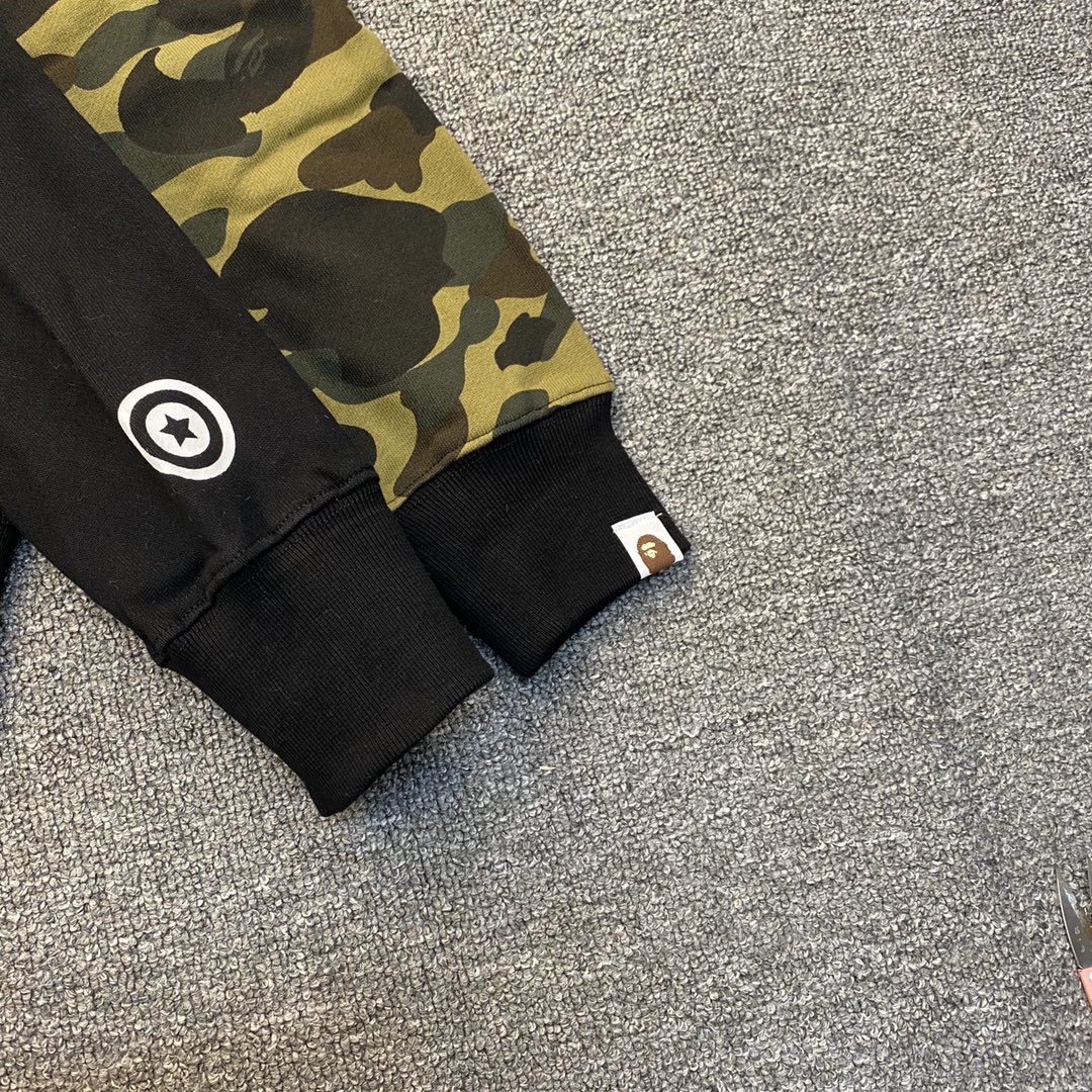 A BATHING APE BAPE  猿人鲨鱼  半袖 迷彩拼接 拉链外套 黑色 男女同款 B0