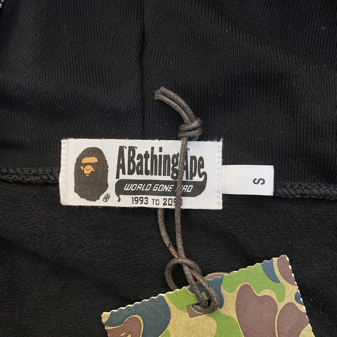 A BATHING APE BAPE  猿人鲨鱼  半袖 迷彩拼接 拉链外套 黑色 男女同款 B0