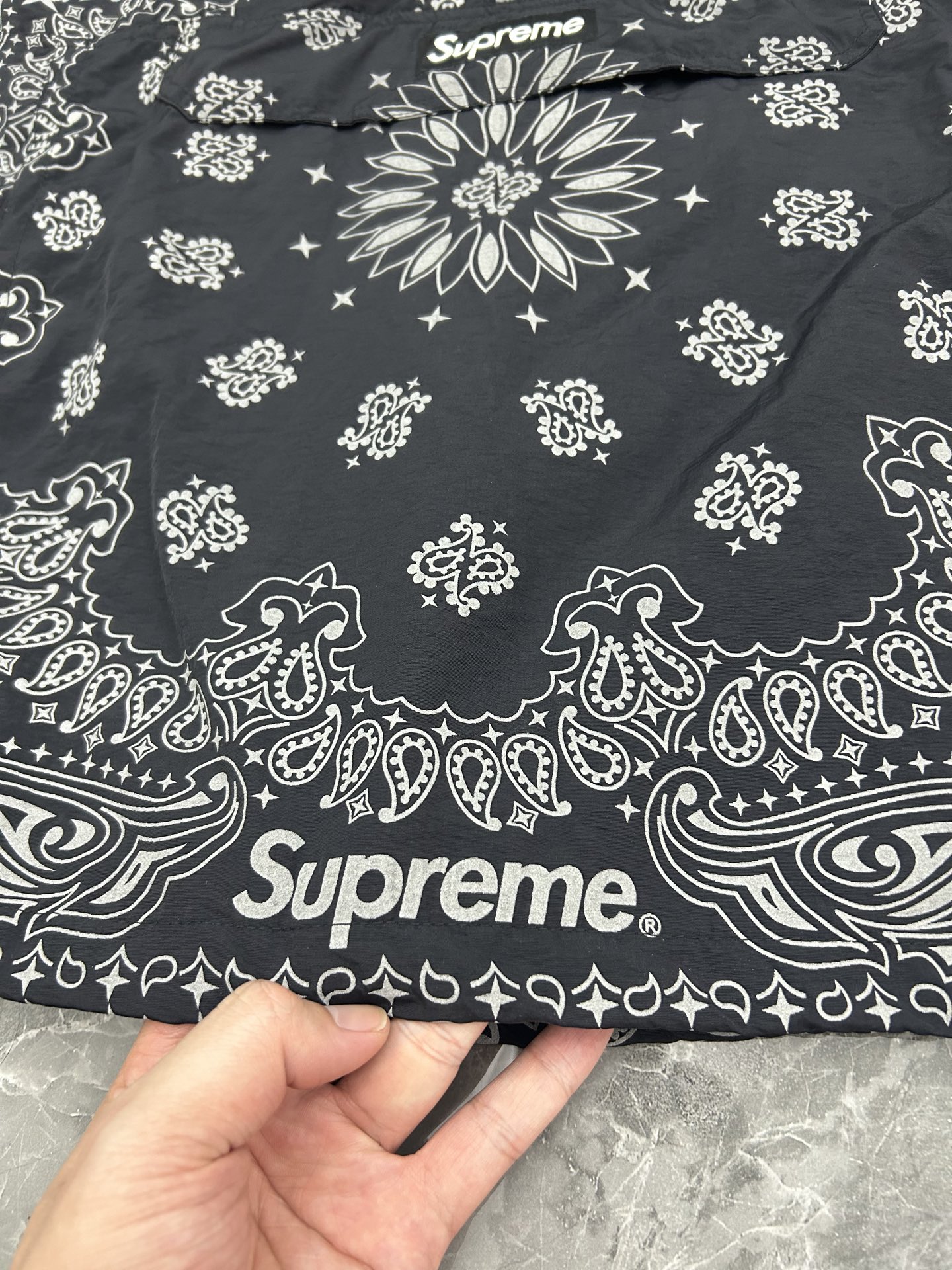 Supreme SS26 Reflective Bandana Anorak 半拉链 连帽卫衣 满印 腰果花 夹克 三色
