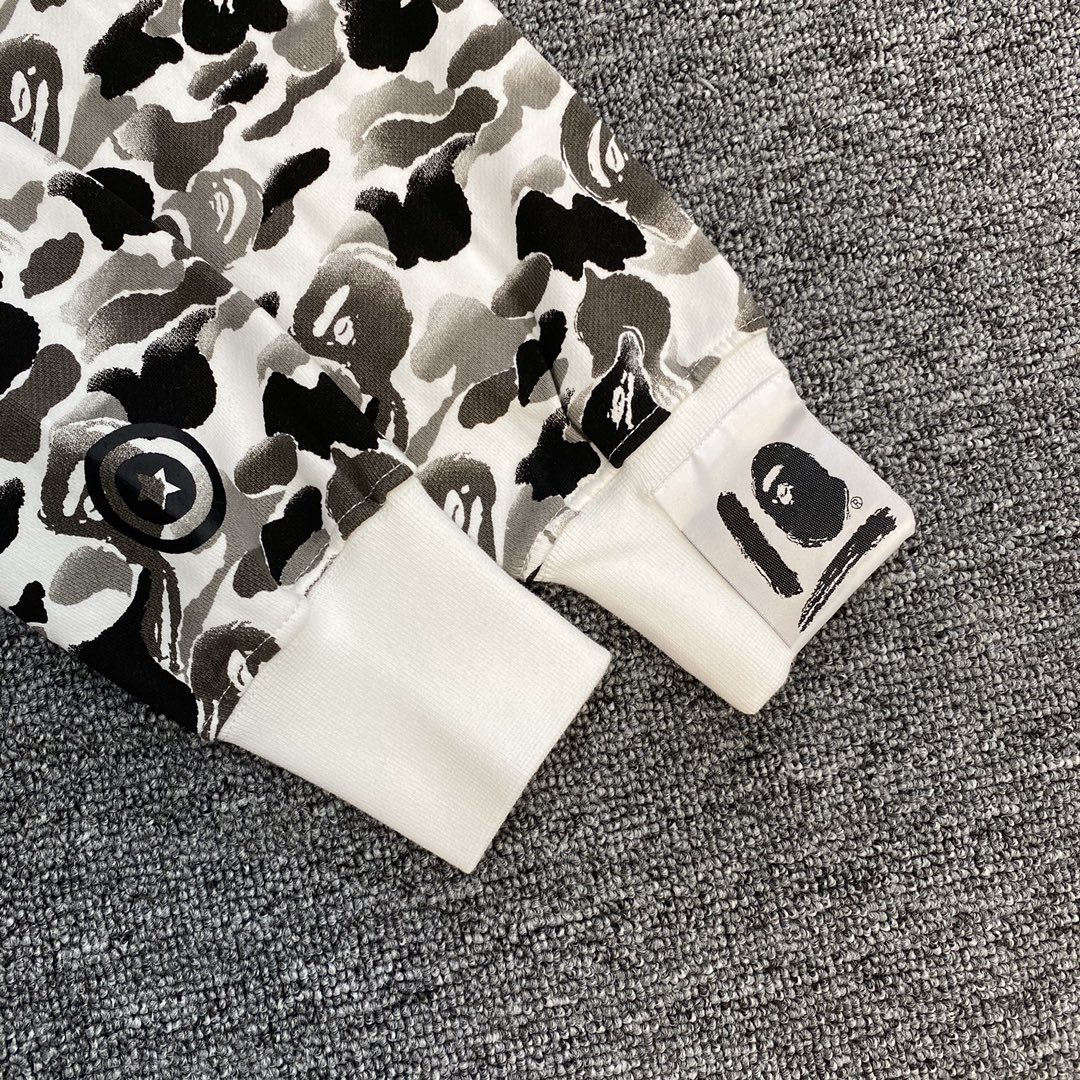 A BATHING APE BAPE  猿人鲨鱼  水墨迷彩拼接 拉链外套 白色 男女同款 B0