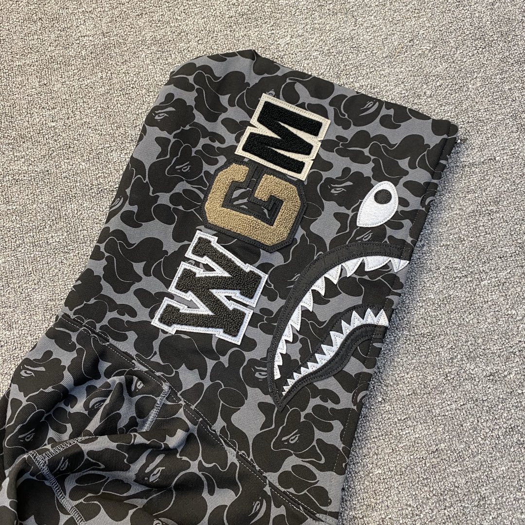 A BATHING APE BAPE  猿人鲨鱼  水墨迷彩拼接 拉链外套 黑色 男女同款 B0