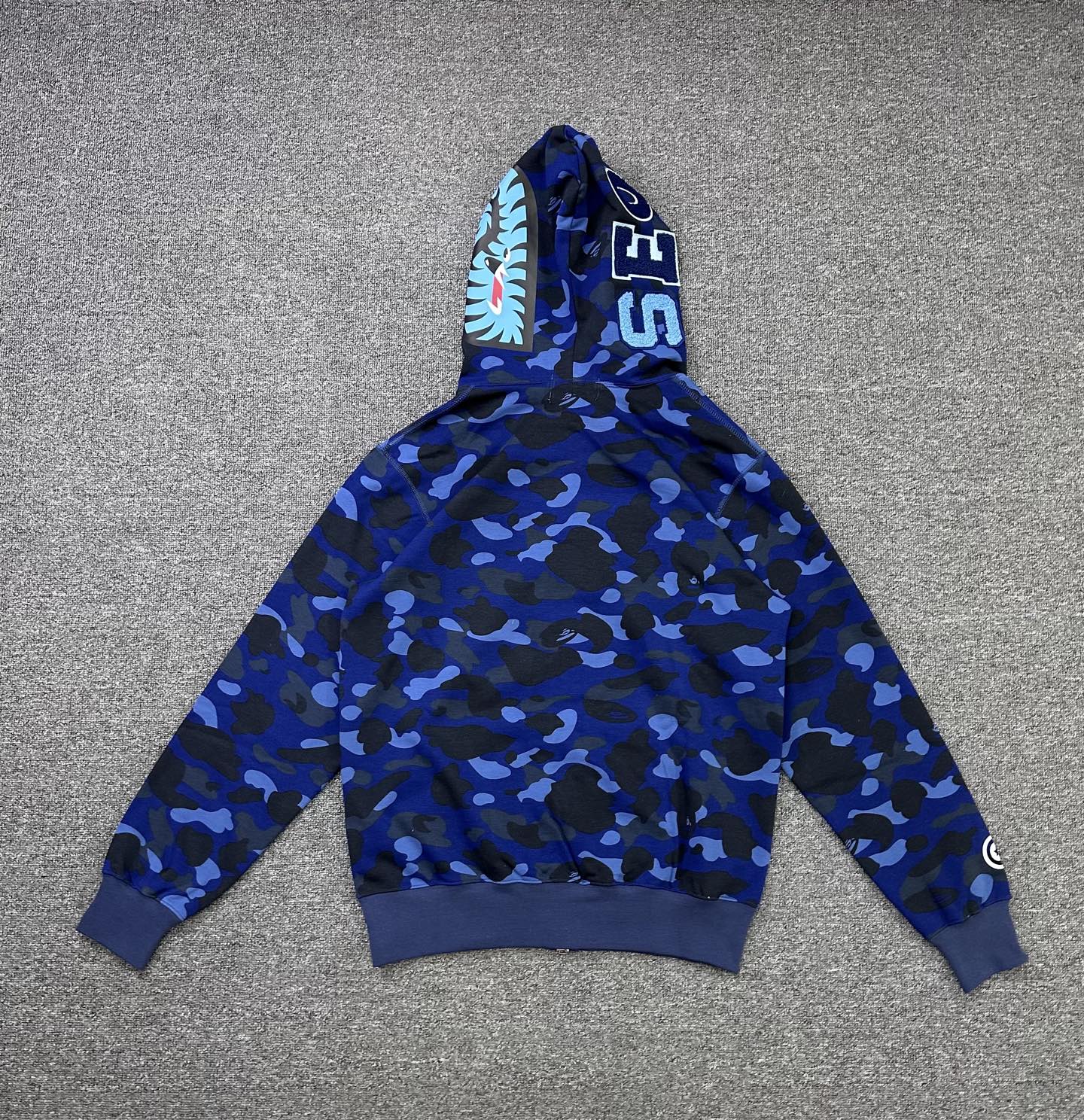 A BATHING APE BAPE Stray Kids 雪貂猿人 迷彩拉链外套 男女同款 B0-1L73-115-921