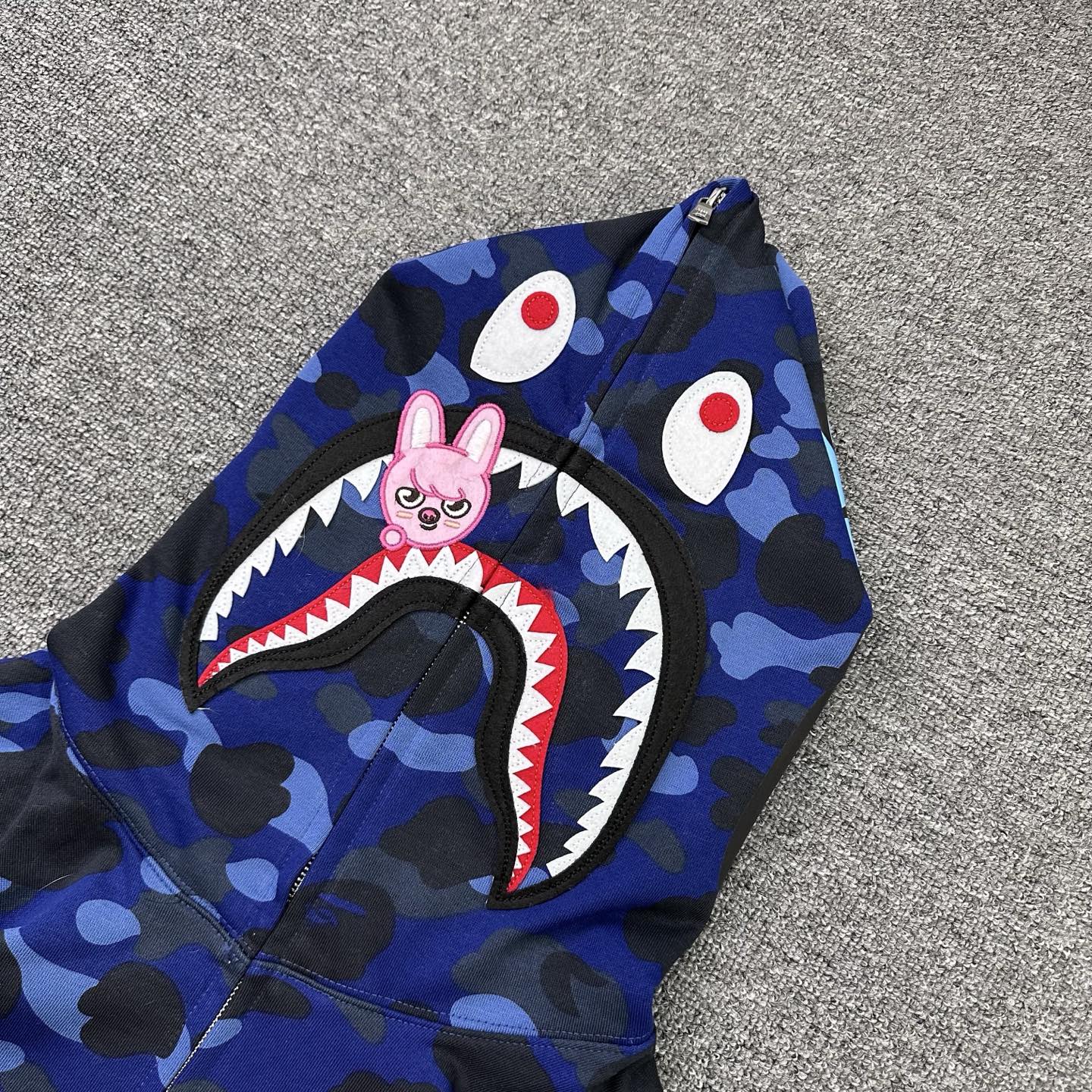 A BATHING APE BAPE Stray Kids 雪貂猿人 迷彩拉链外套 男女同款 B0-1L73-115-921