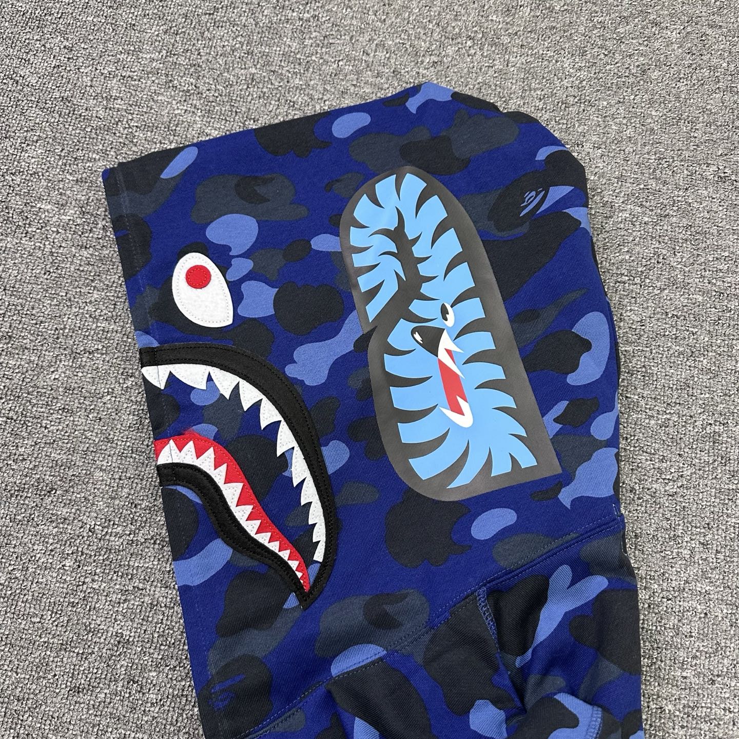 A BATHING APE BAPE Stray Kids 雪貂猿人 迷彩拉链外套 男女同款 B0-1L73-115-921