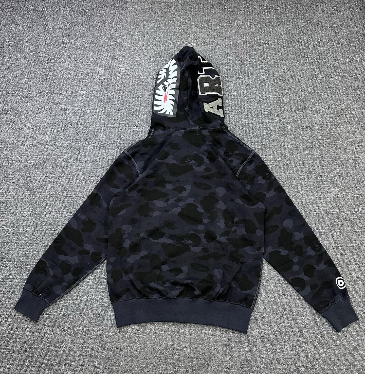 A BATHING APE BAPE Stray Kids 雪貂猿人 迷彩拉链外套 男女同款 B0-1L73-115-921