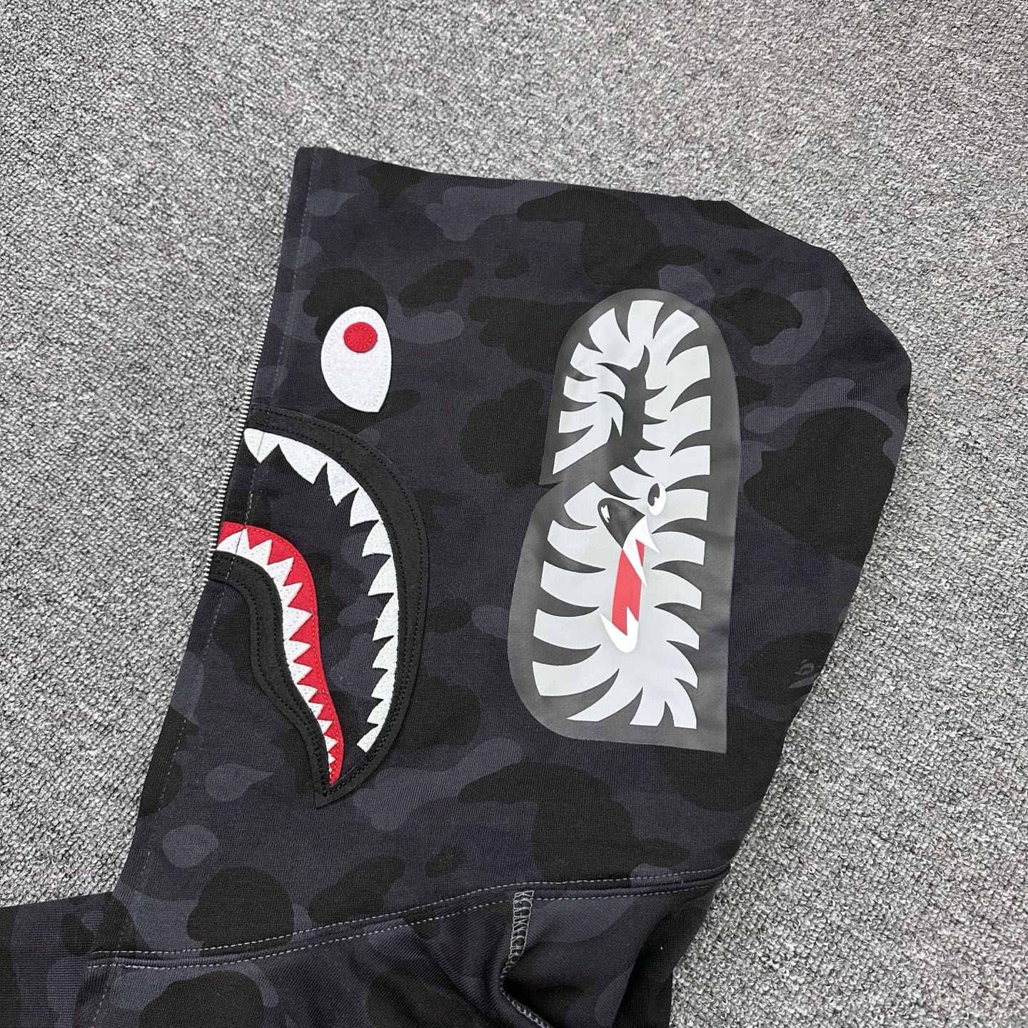 A BATHING APE BAPE Stray Kids 雪貂猿人 迷彩拉链外套 男女同款 B0-1L73-115-921