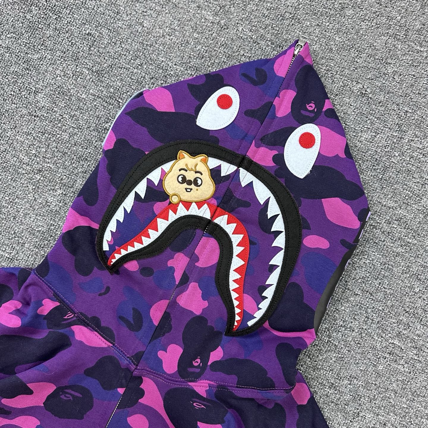 A BATHING APE BAPE Stray Kids 雪貂猿人 迷彩拉链外套 男女同款 B0-1L73-115-921