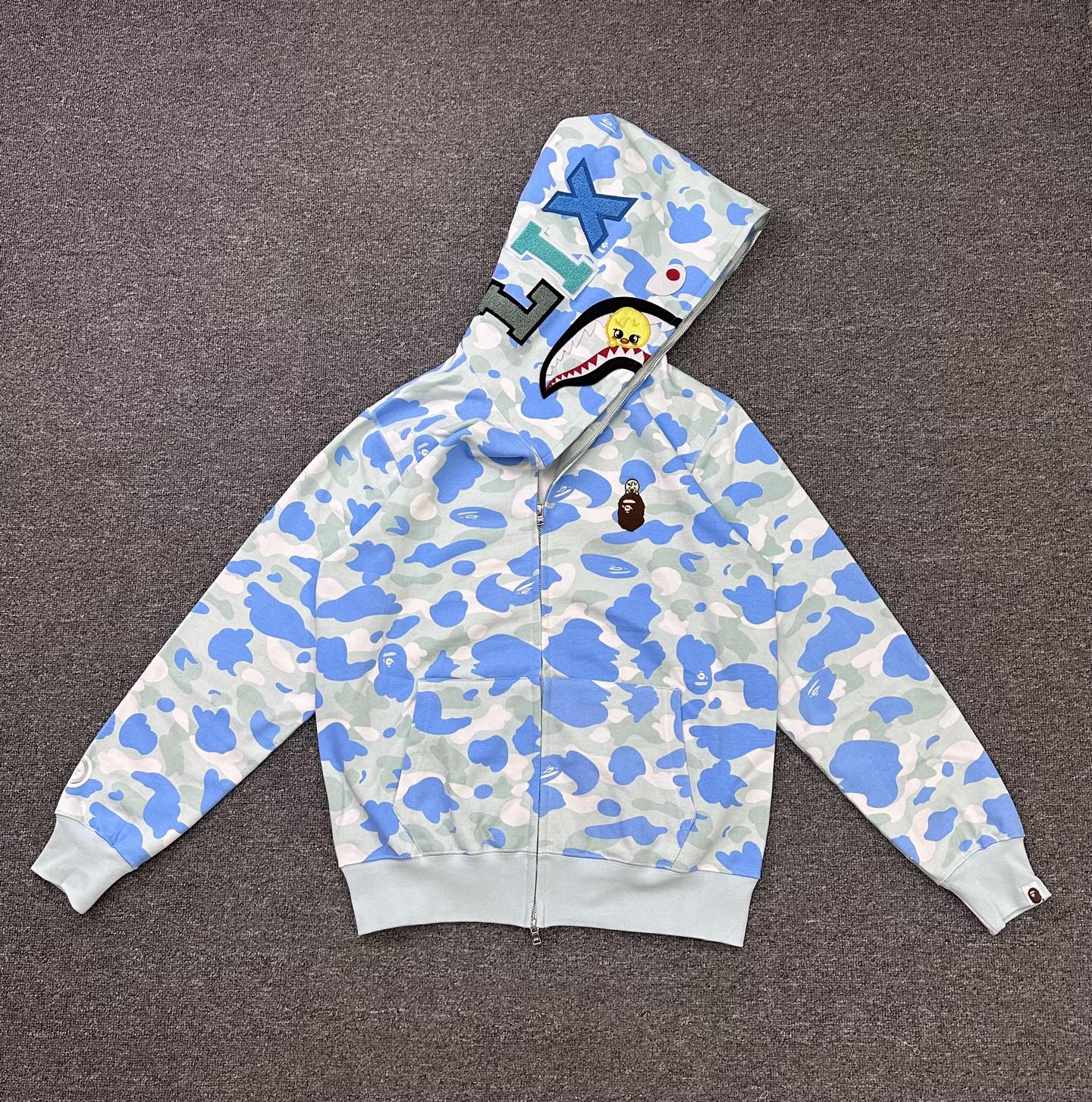 A BATHING APE BAPE Stray Kids 雪貂猿人 迷彩拉链外套 男女同款 B0-1L73-115-921