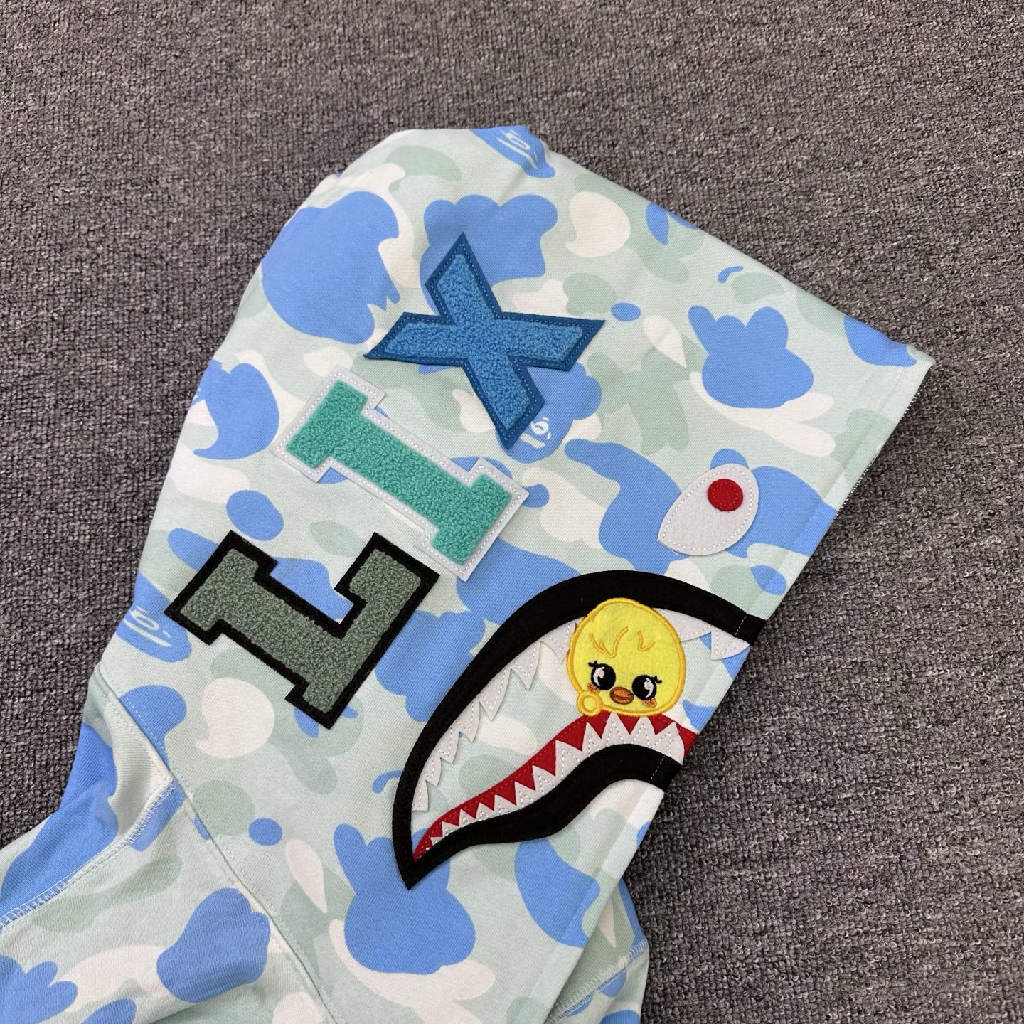 A BATHING APE BAPE Stray Kids 雪貂猿人 迷彩拉链外套 男女同款 B0-1L73-115-921