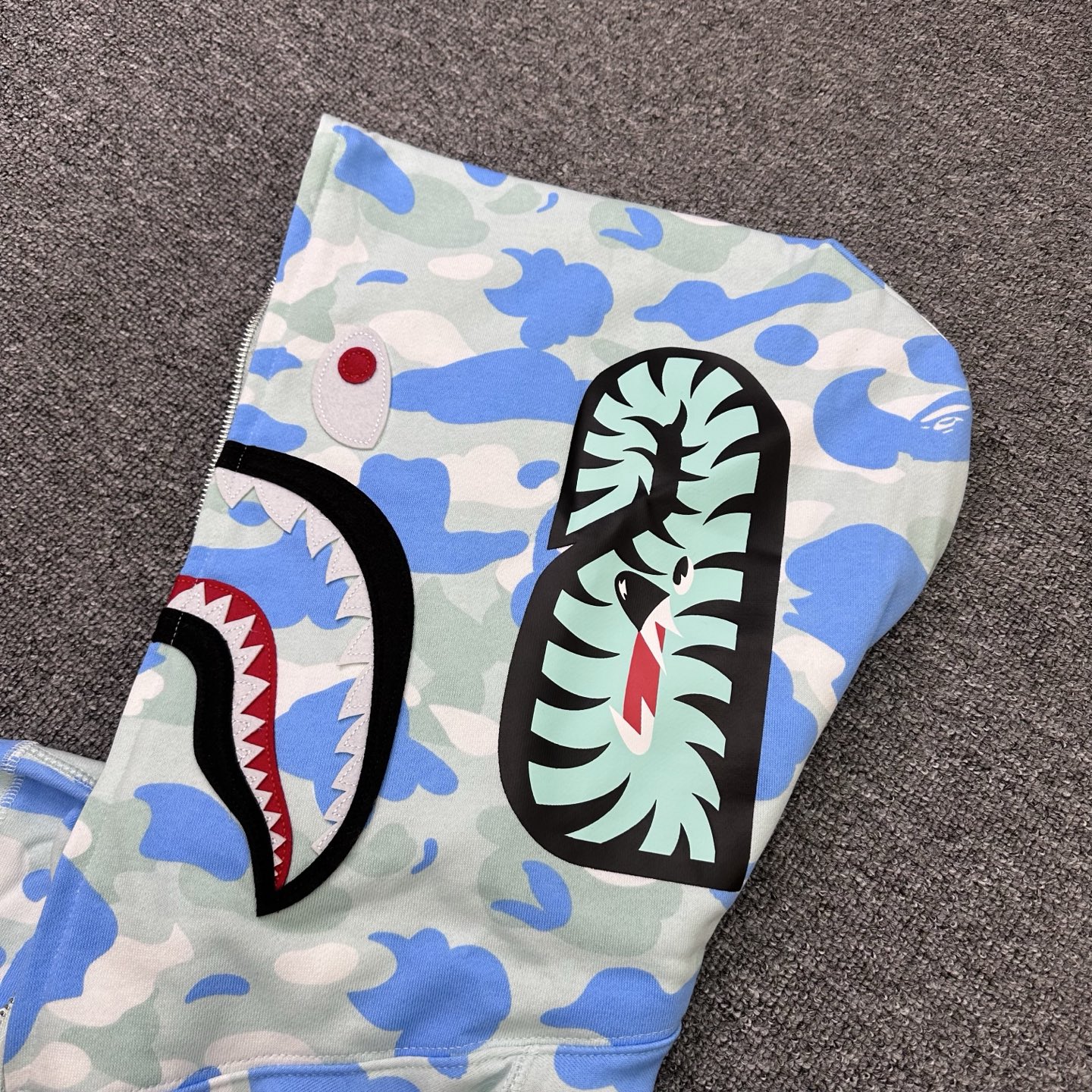 A BATHING APE BAPE Stray Kids 雪貂猿人 迷彩拉链外套 男女同款 B0-1L73-115-921