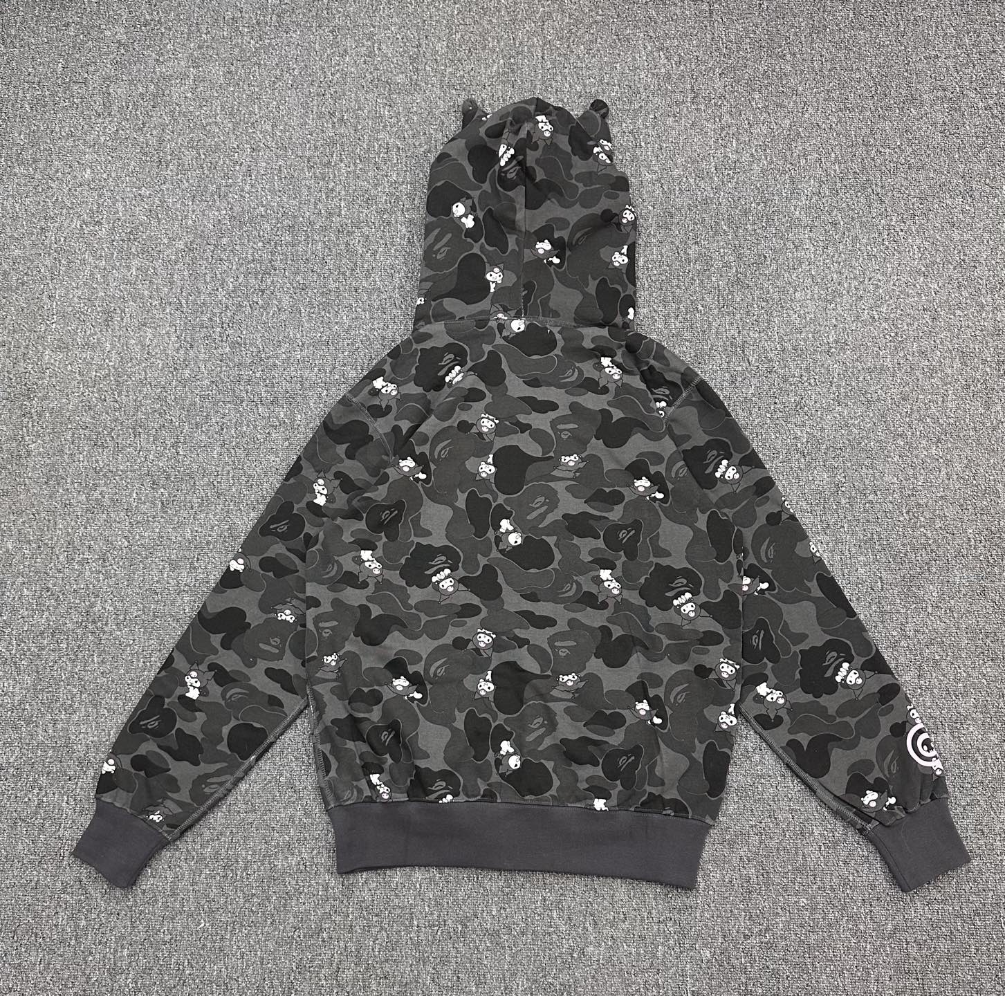 A BATHING APE BAPE  Sanrio/三丽鸥联名款SS26库洛米  迷彩拉链外套  男女同款 1M23-215-902