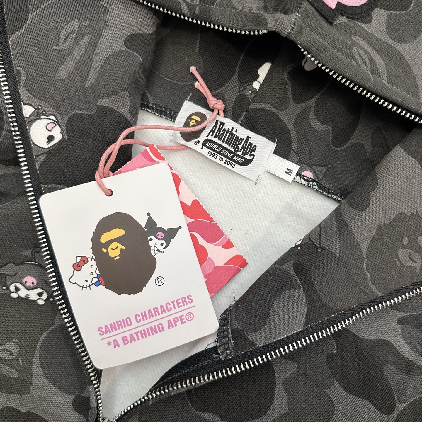 A BATHING APE BAPE  Sanrio/三丽鸥联名款SS26库洛米  迷彩拉链外套  男女同款 1M23-215-902