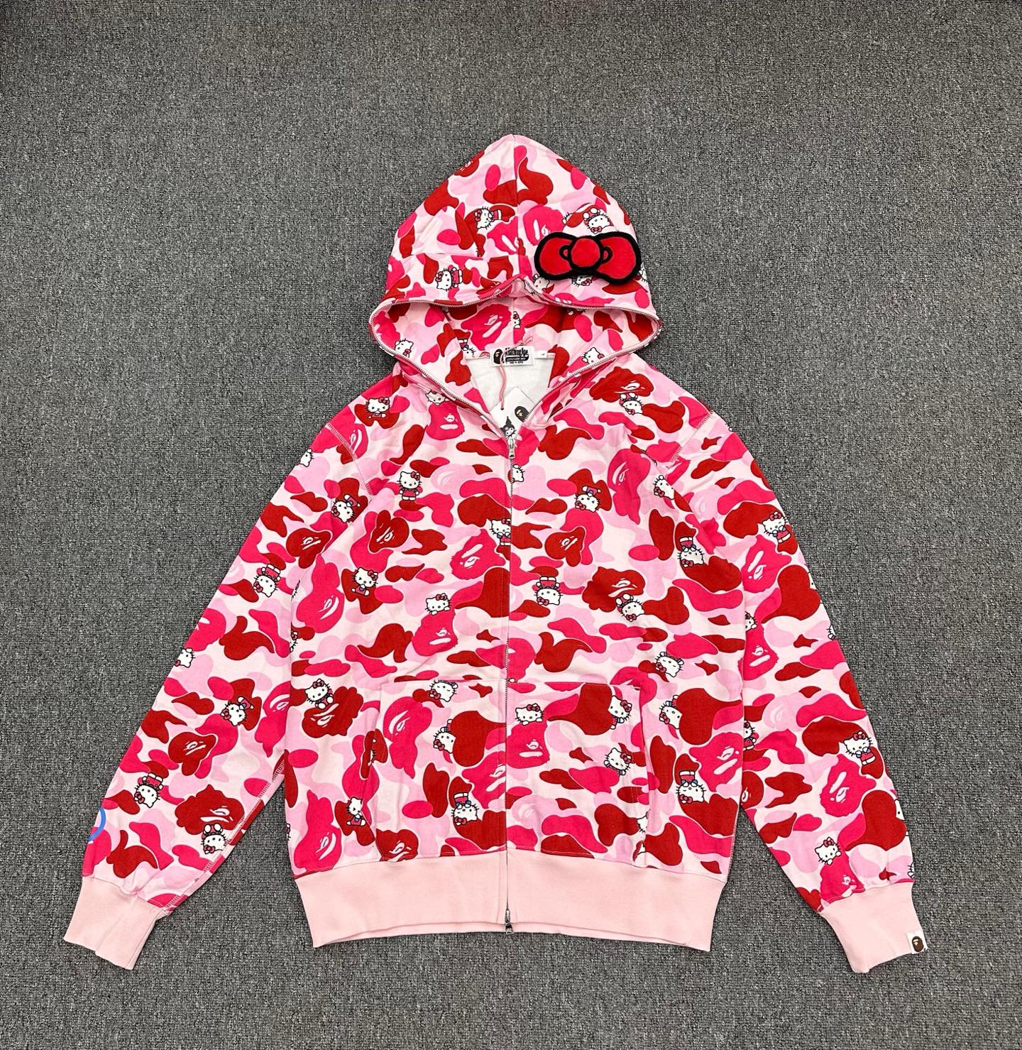 A BATHING APE BAPE  Sanrio/三丽鸥联名款SS26库洛米  迷彩拉链外套  男女同款 1M23-215-902