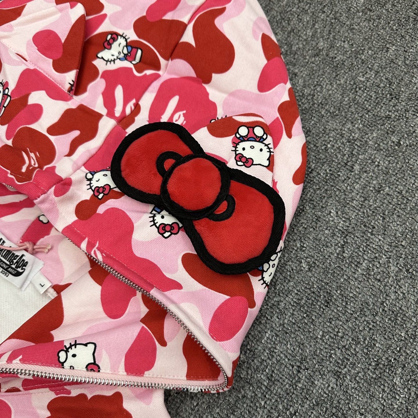 A BATHING APE BAPE  Sanrio/三丽鸥联名款SS26库洛米  迷彩拉链外套  男女同款 1M23-215-902