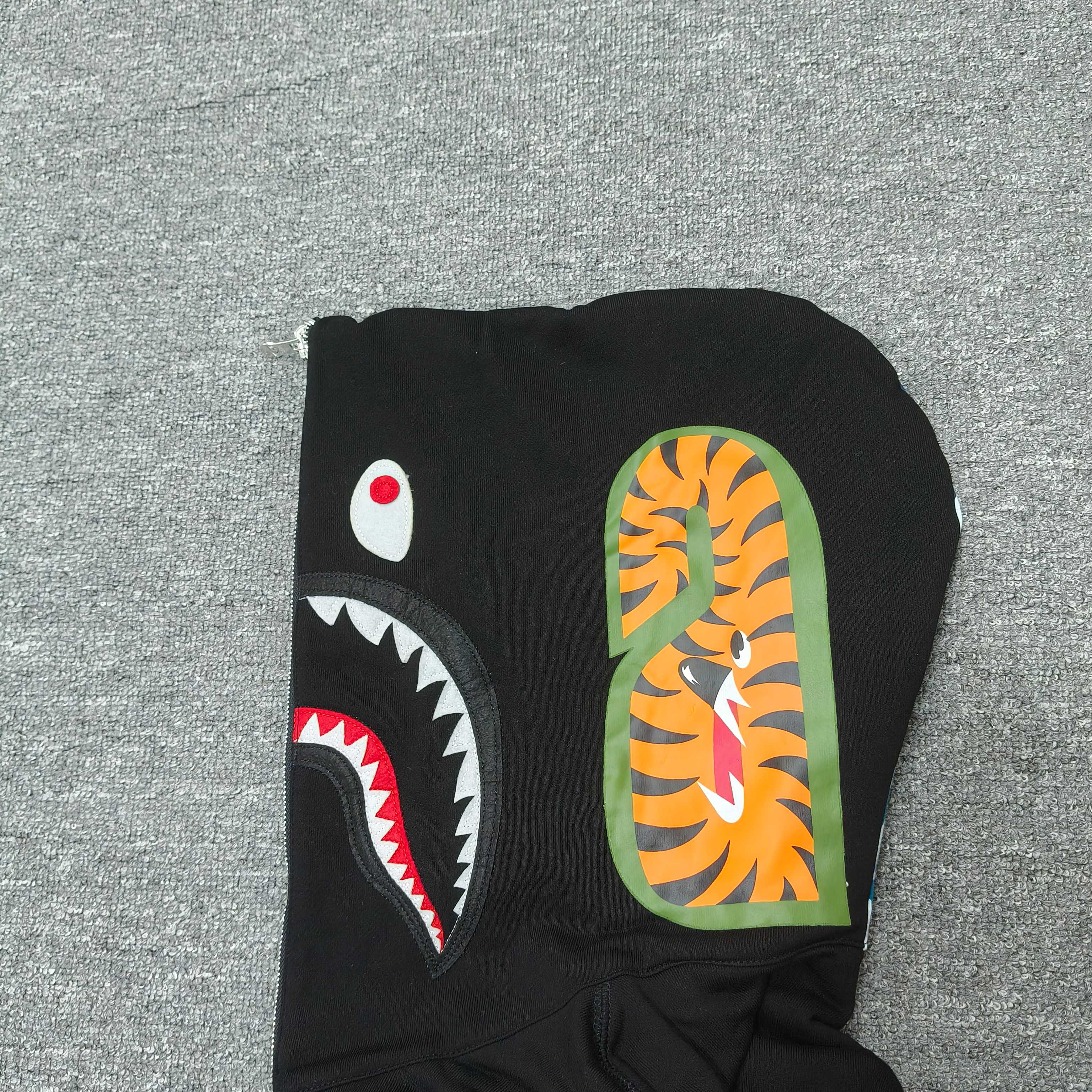 A BATHING APE BAPE   FW25 双面穿   鲨鱼拉链外套  男女同款 内外鸳鸯 黑蓝