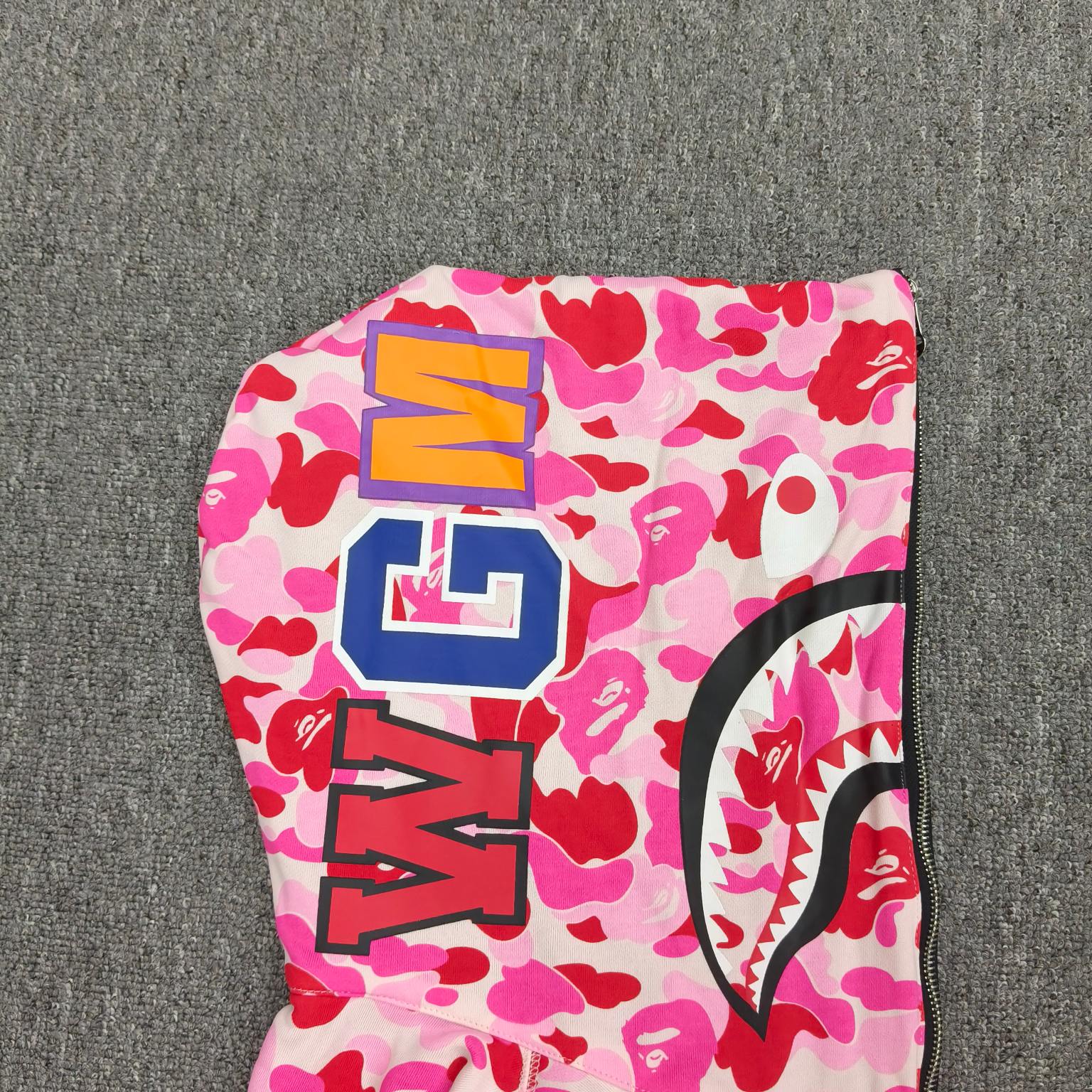 A BATHING APE BAPE   FW25 双面穿   鲨鱼拉链外套  男女同款 内外鸳鸯 黑粉