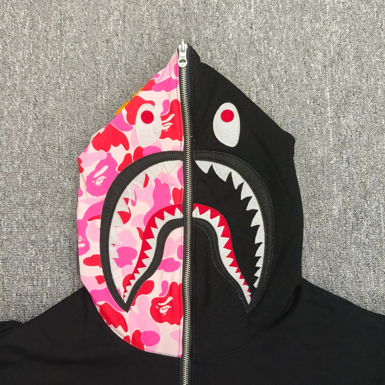 A BATHING APE BAPE   FW25 双面穿   鲨鱼拉链外套  男女同款 内外鸳鸯 黑粉