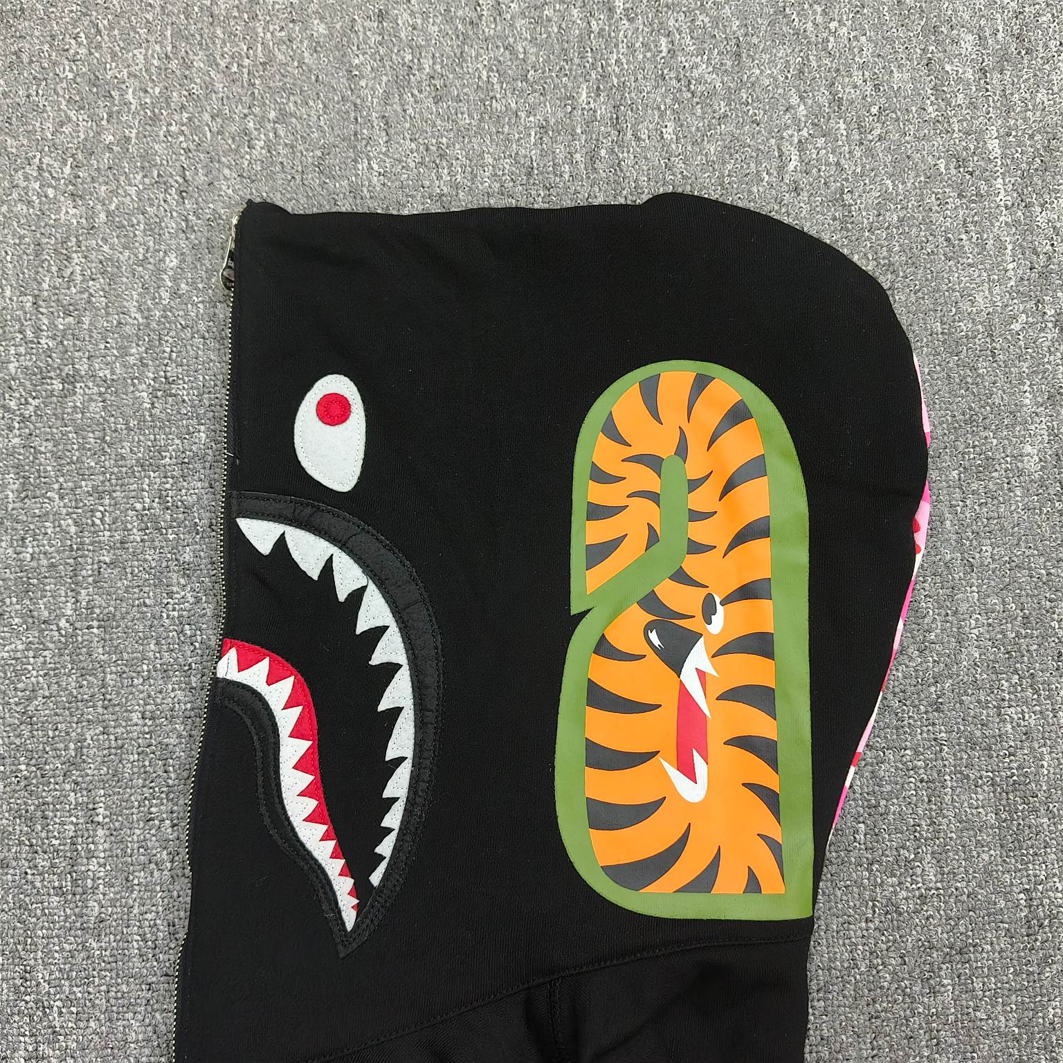 A BATHING APE BAPE   FW25 双面穿   鲨鱼拉链外套  男女同款 内外鸳鸯 黑粉