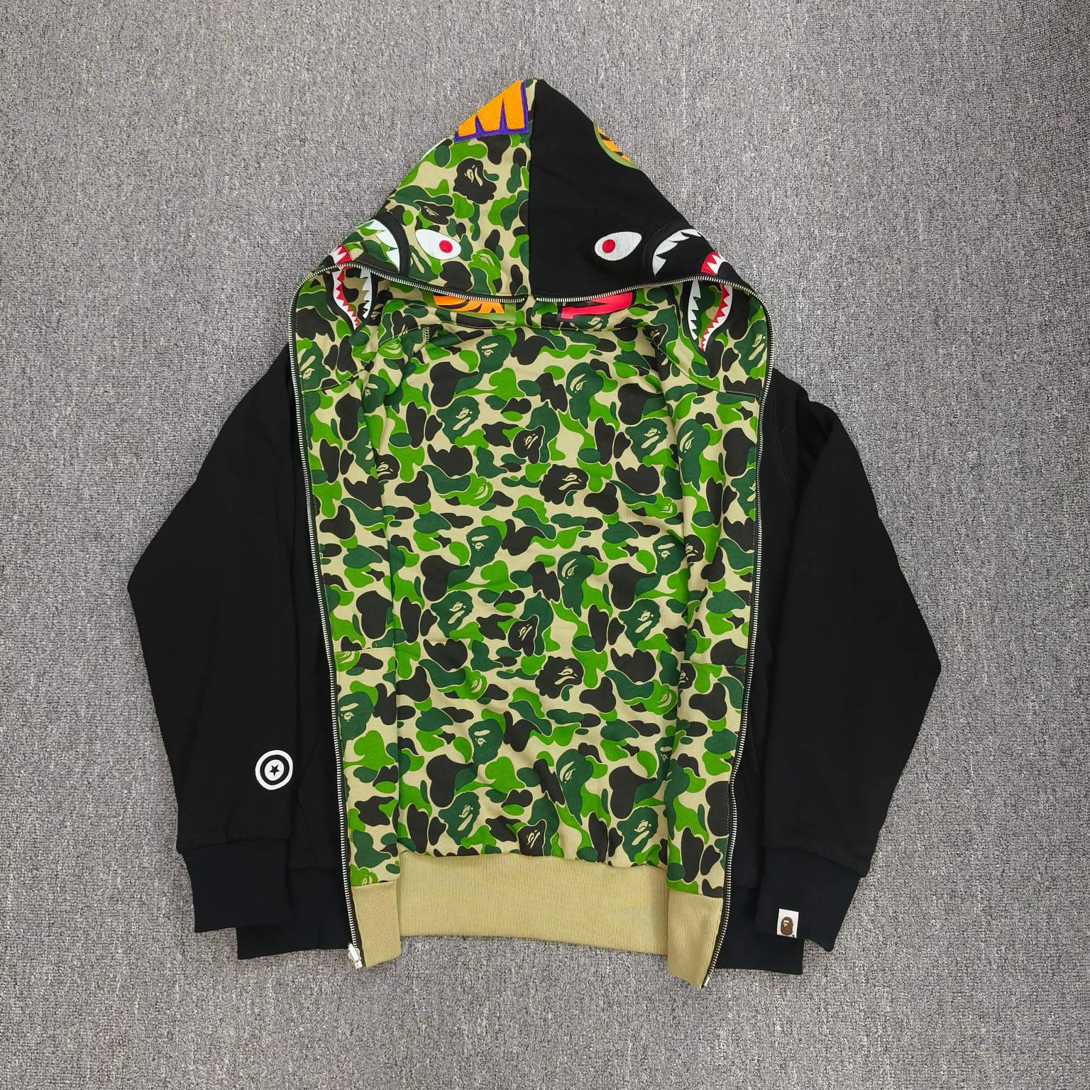 A BATHING APE BAPE   FW25 双面穿   鲨鱼拉链外套  男女同款 内外鸳鸯 黑绿
