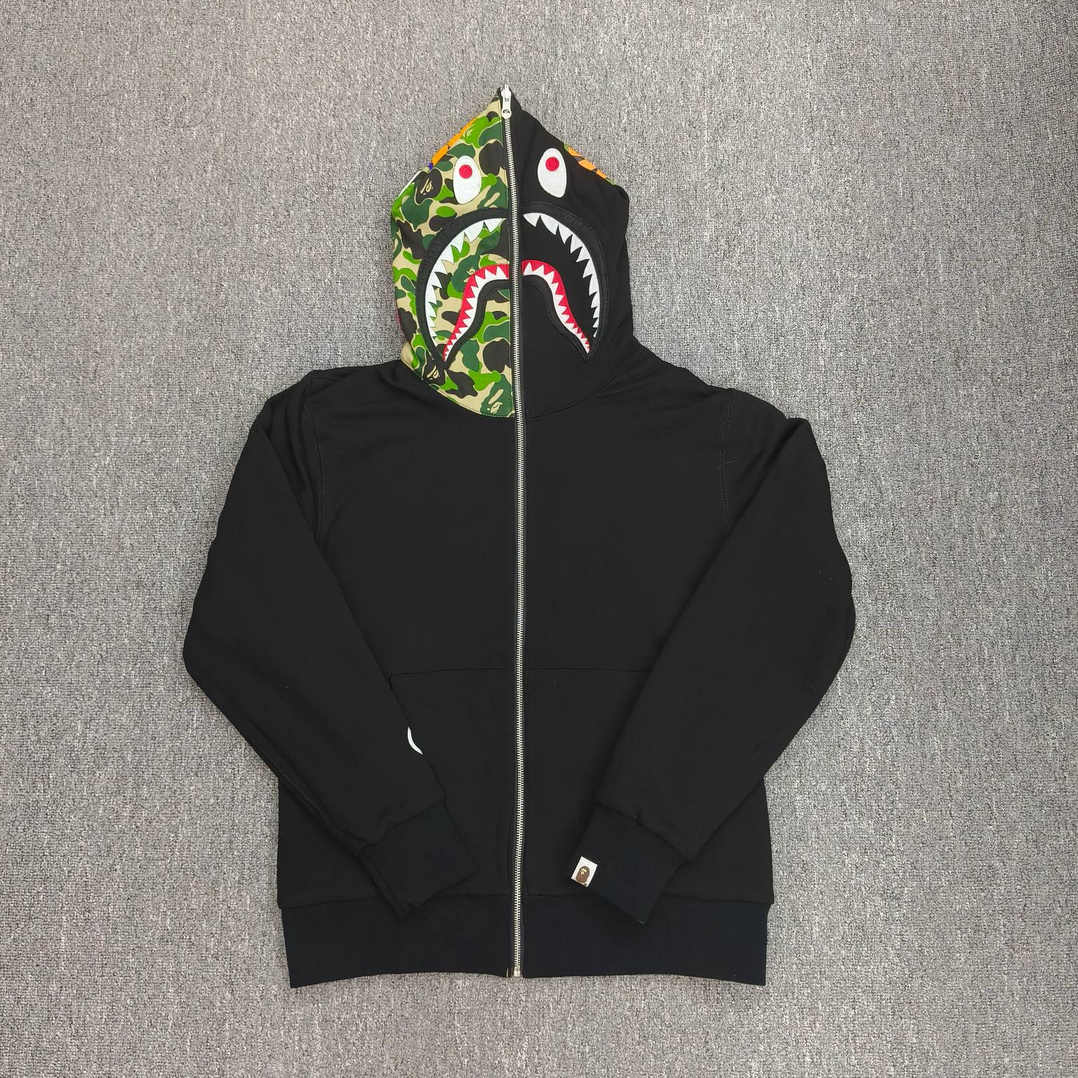 A BATHING APE BAPE   FW25 双面穿   鲨鱼拉链外套  男女同款 内外鸳鸯 黑绿