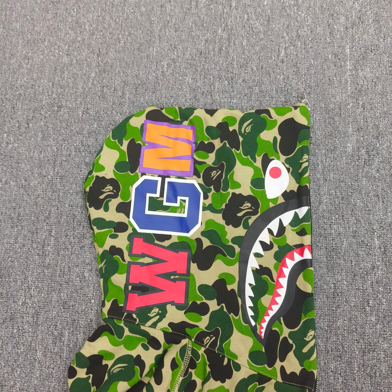 A BATHING APE BAPE   FW25 双面穿   鲨鱼拉链外套  男女同款 内外鸳鸯 黑绿