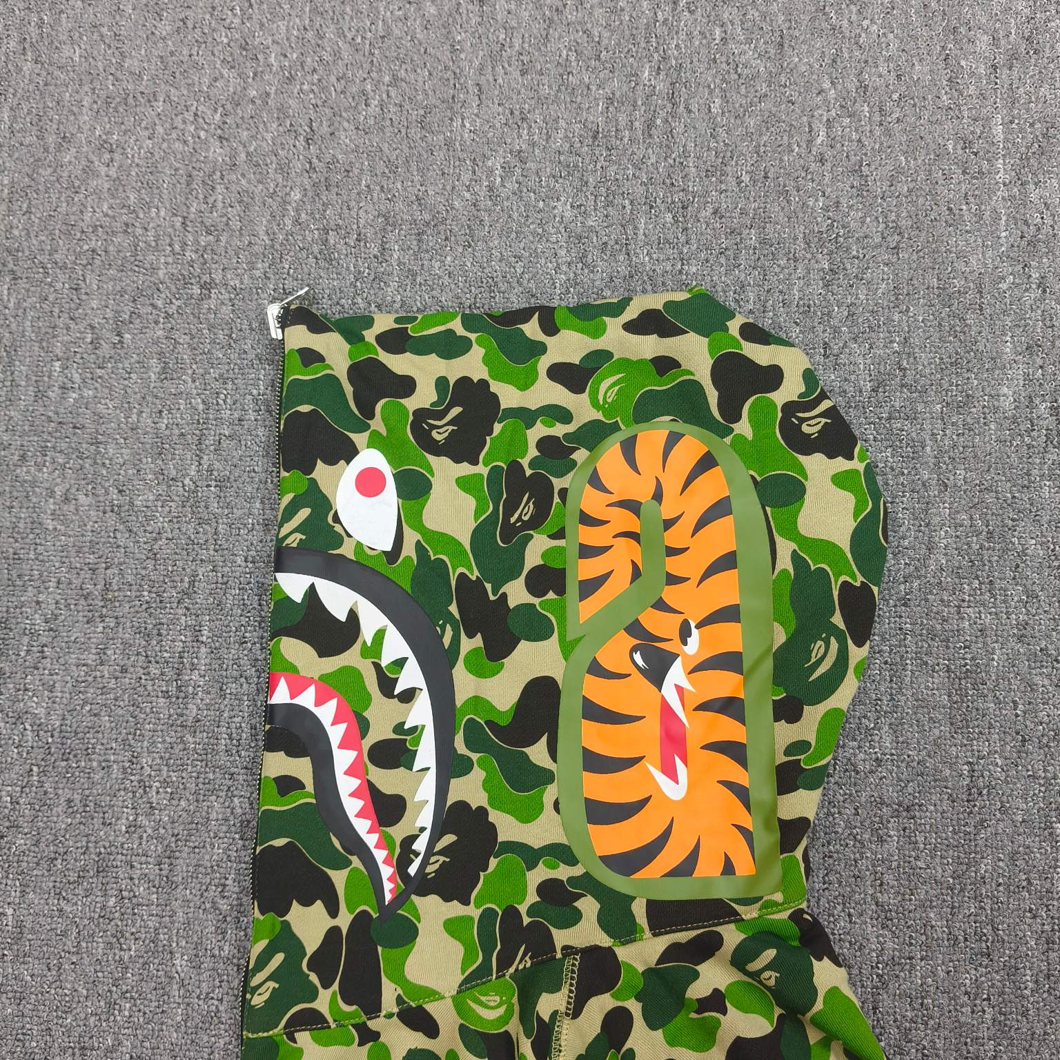 A BATHING APE BAPE   FW25 双面穿   鲨鱼拉链外套  男女同款 内外鸳鸯 黑绿