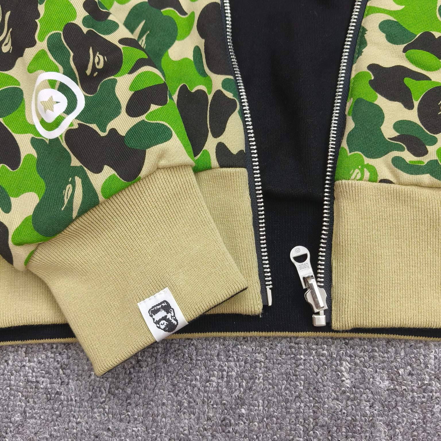 A BATHING APE BAPE   FW25 双面穿   鲨鱼拉链外套  男女同款 内外鸳鸯 黑绿