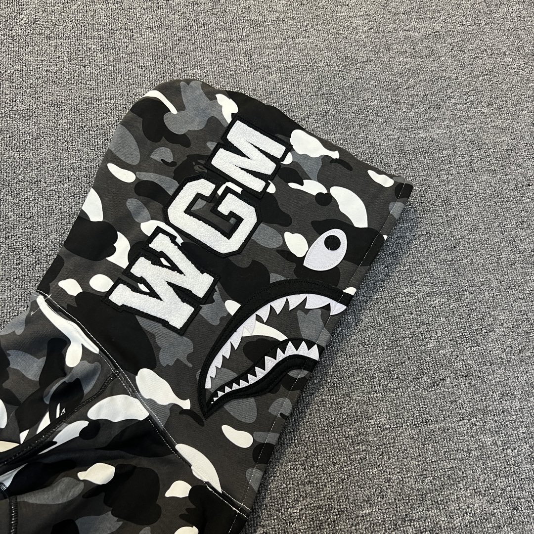 A BATHING APE BAPE  CITY CAMO FW25 CITY CAMO  鲨鱼拉链外套  男女同款  鸳鸯黑白迷彩