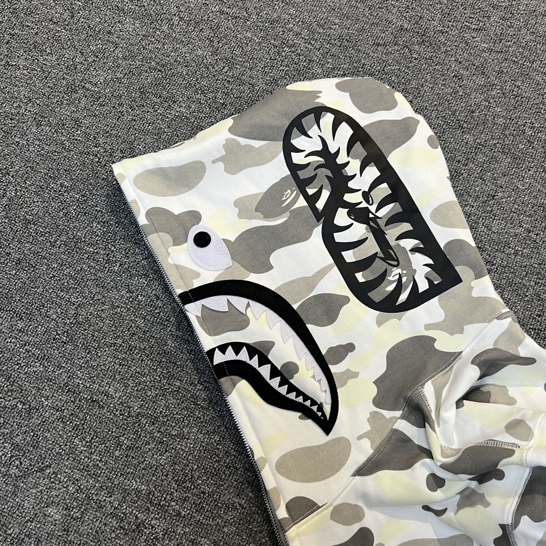 A BATHING APE BAPE  CITY CAMO FW25 CITY CAMO  鲨鱼拉链外套  男女同款  鸳鸯黑白迷彩