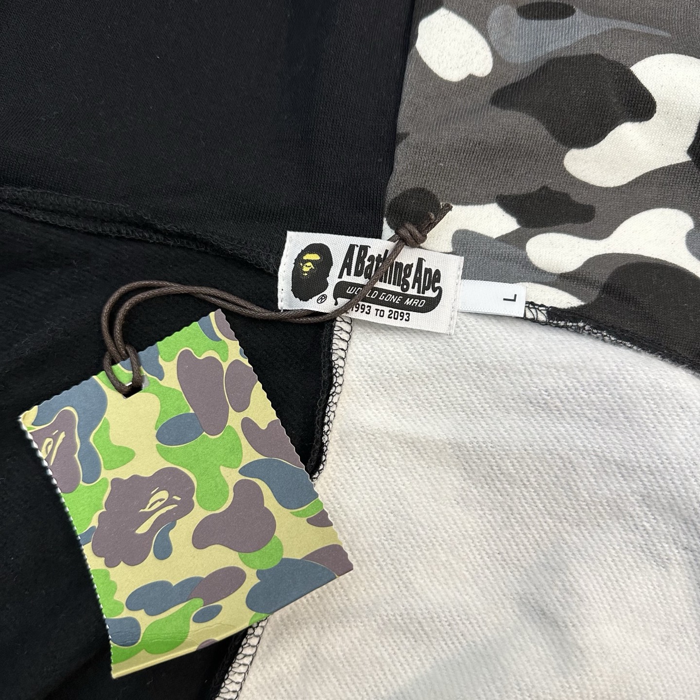 A BATHING APE BAPE  CITY CAMO FW25 CITY CAMO  鲨鱼拉链外套  男女同款  鸳鸯黑迷彩 