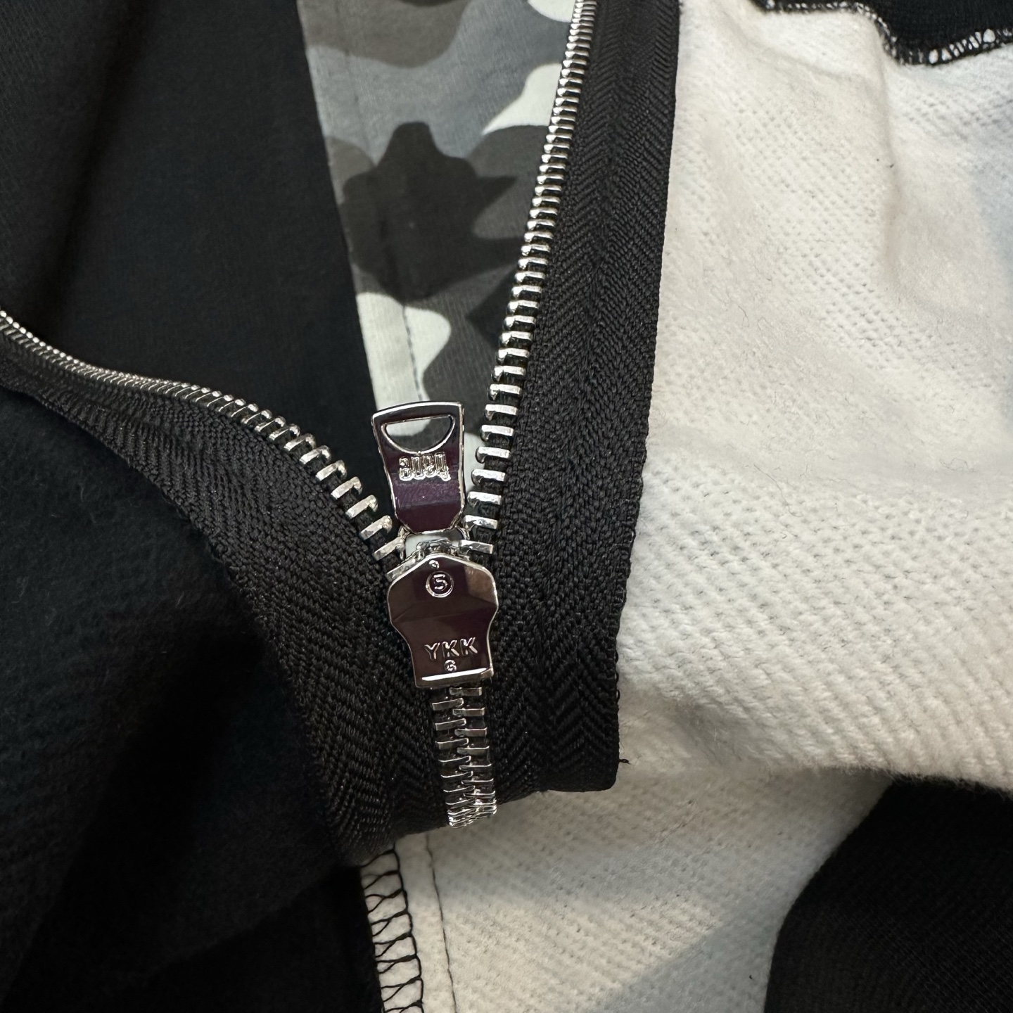 A BATHING APE BAPE  CITY CAMO FW25 CITY CAMO  鲨鱼拉链外套  男女同款  鸳鸯黑迷彩 