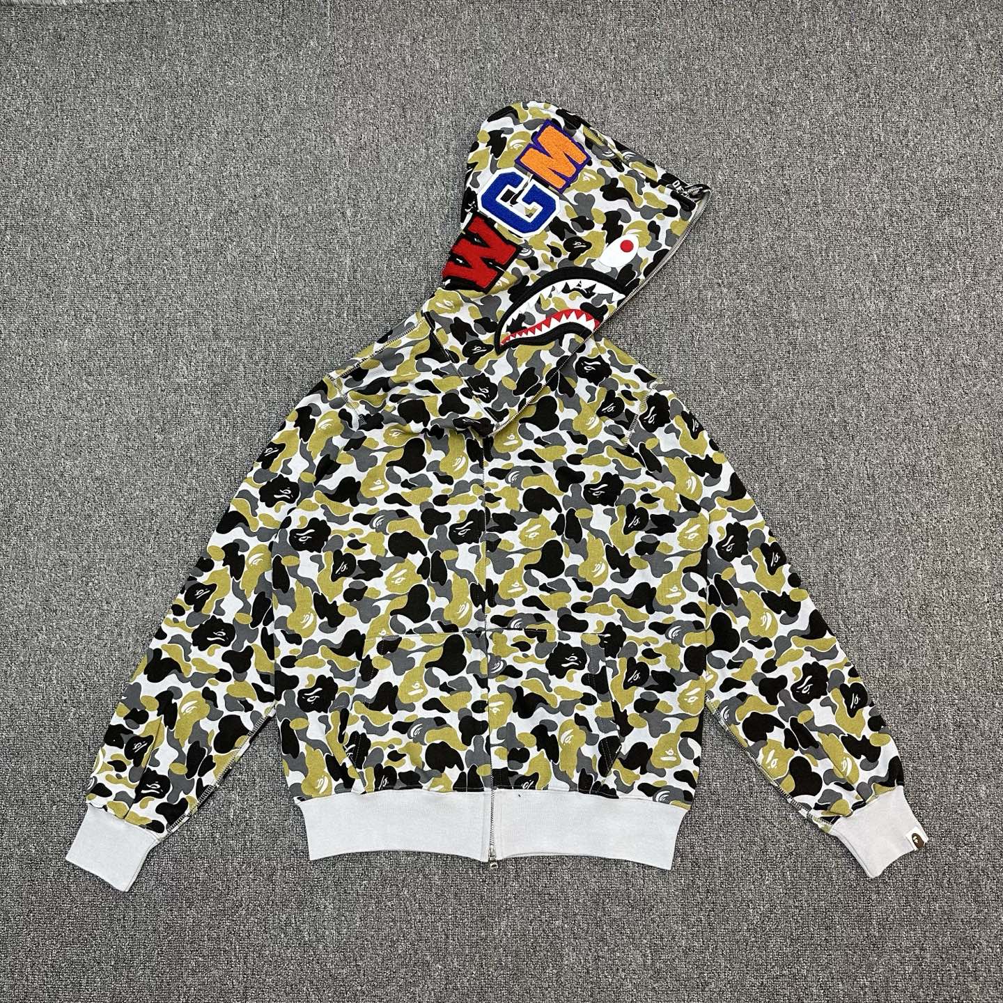 A BATHING APE BAPE  PACK系列 FW24  鲨鱼拉链外套  男女同款 迷彩黄绿