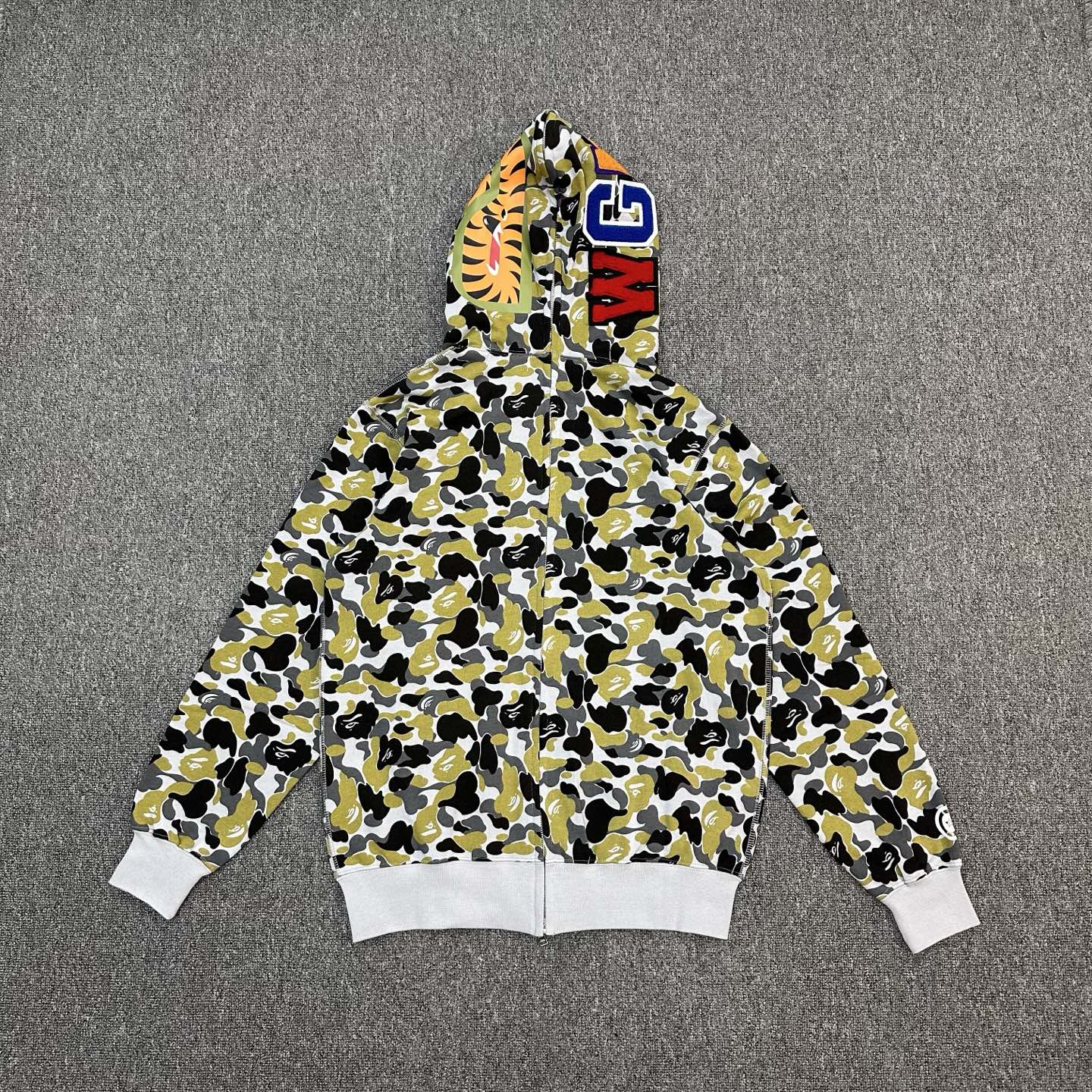 A BATHING APE BAPE  PACK系列 FW24  鲨鱼拉链外套  男女同款 迷彩黄绿