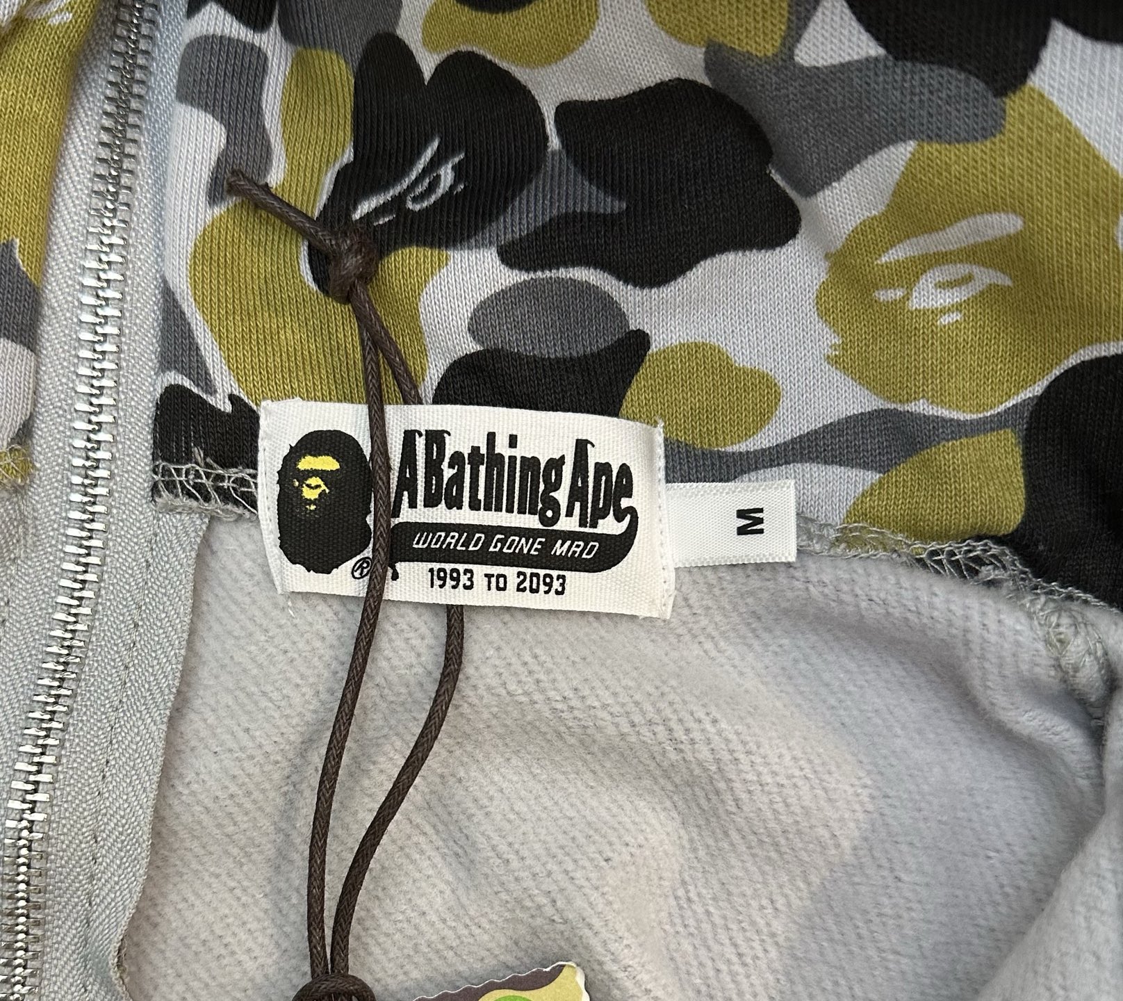 A BATHING APE BAPE  PACK系列 FW24  鲨鱼拉链外套  男女同款 迷彩黄绿