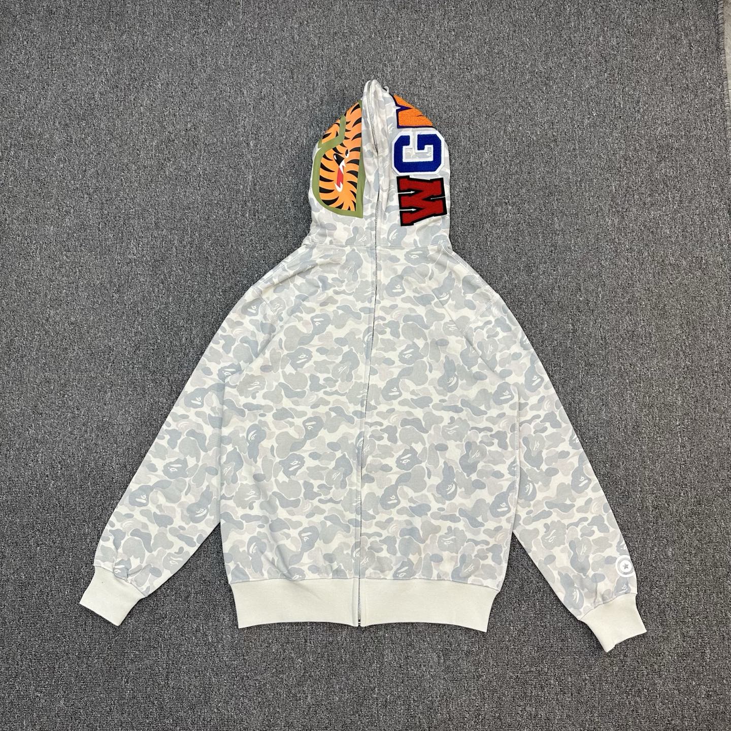 A BATHING APE BAPE  PACK系列 FW24  鲨鱼拉链外套  男女同款 白灰色