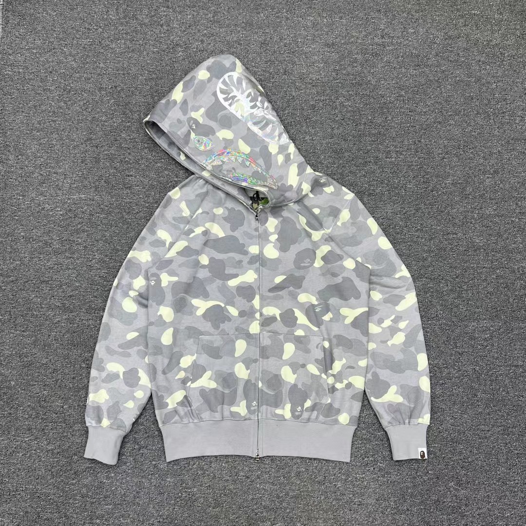 A BATHING APE BAPE  CITY CAMO SHARK HOODIE  夜光 镭射 鲨鱼拉链外套  男女同款 灰色
