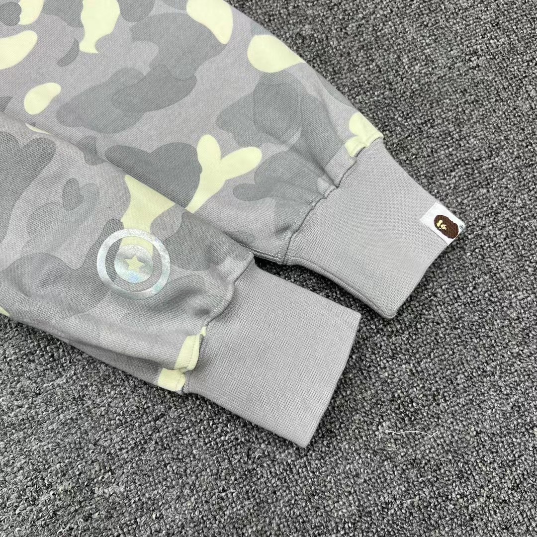 A BATHING APE BAPE  CITY CAMO SHARK HOODIE  夜光 镭射 鲨鱼拉链外套  男女同款 灰色
