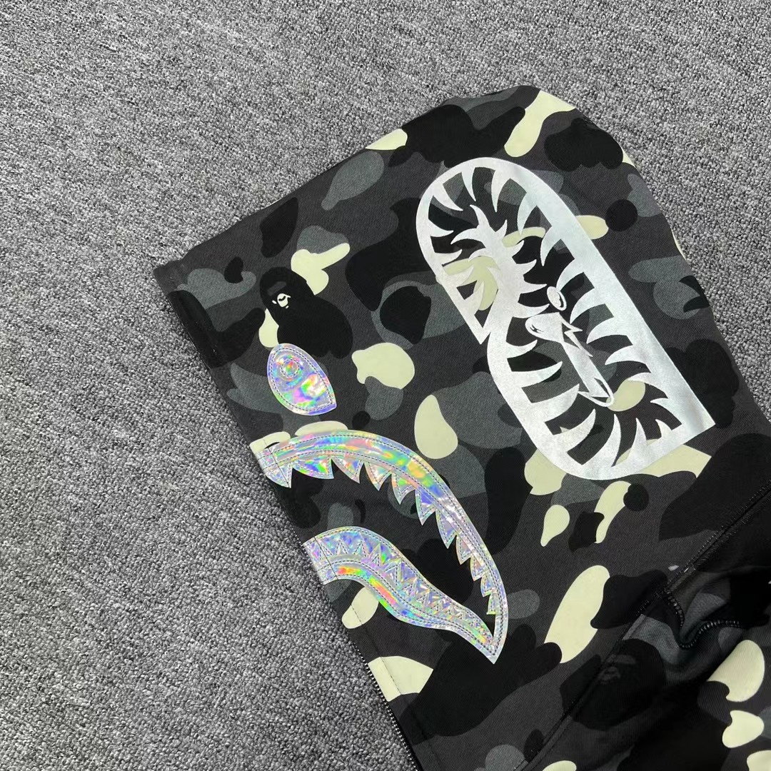 A BATHING APE BAPE  CITY CAMO SHARK HOODIE  夜光 鲨鱼拉链外套  男女同款 黑色