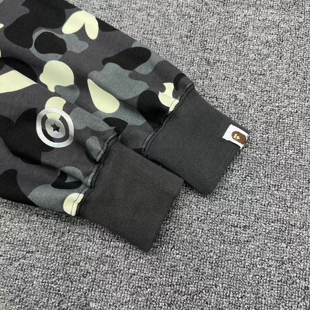 A BATHING APE BAPE  CITY CAMO SHARK HOODIE  夜光 鲨鱼拉链外套  男女同款 黑色