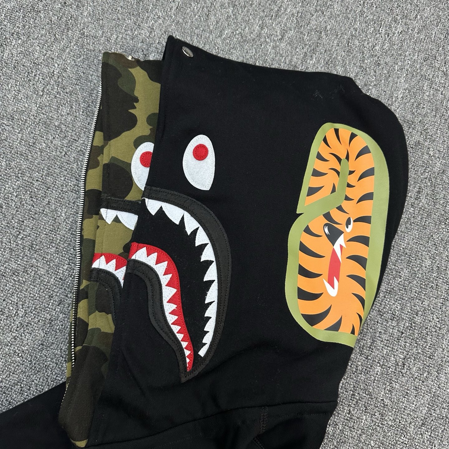 A BATHING APE BAPE  双帽  鲨鱼拉链外套  男女同款 黑色绿