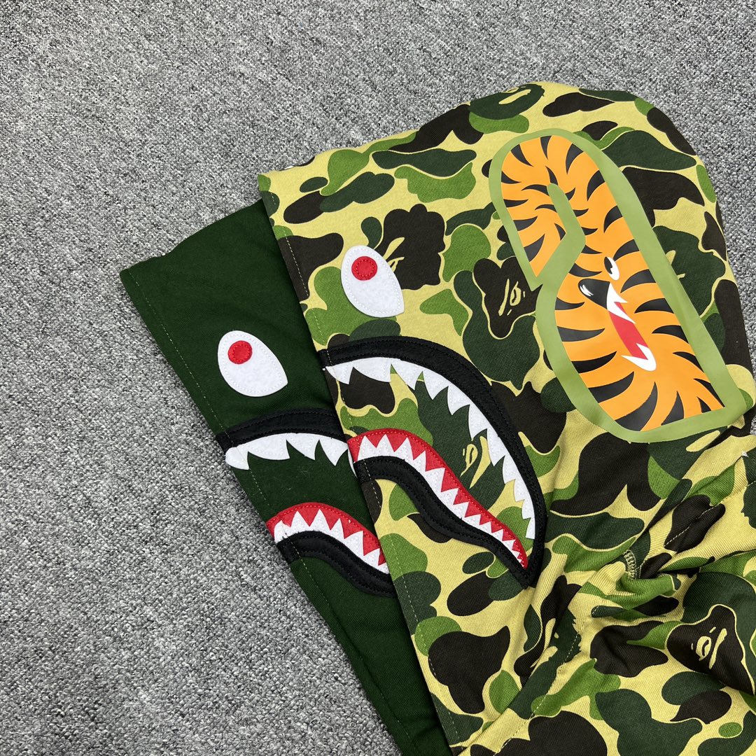 A BATHING APE BAPE  双帽  鲨鱼拉链外套  男女同款 绿色