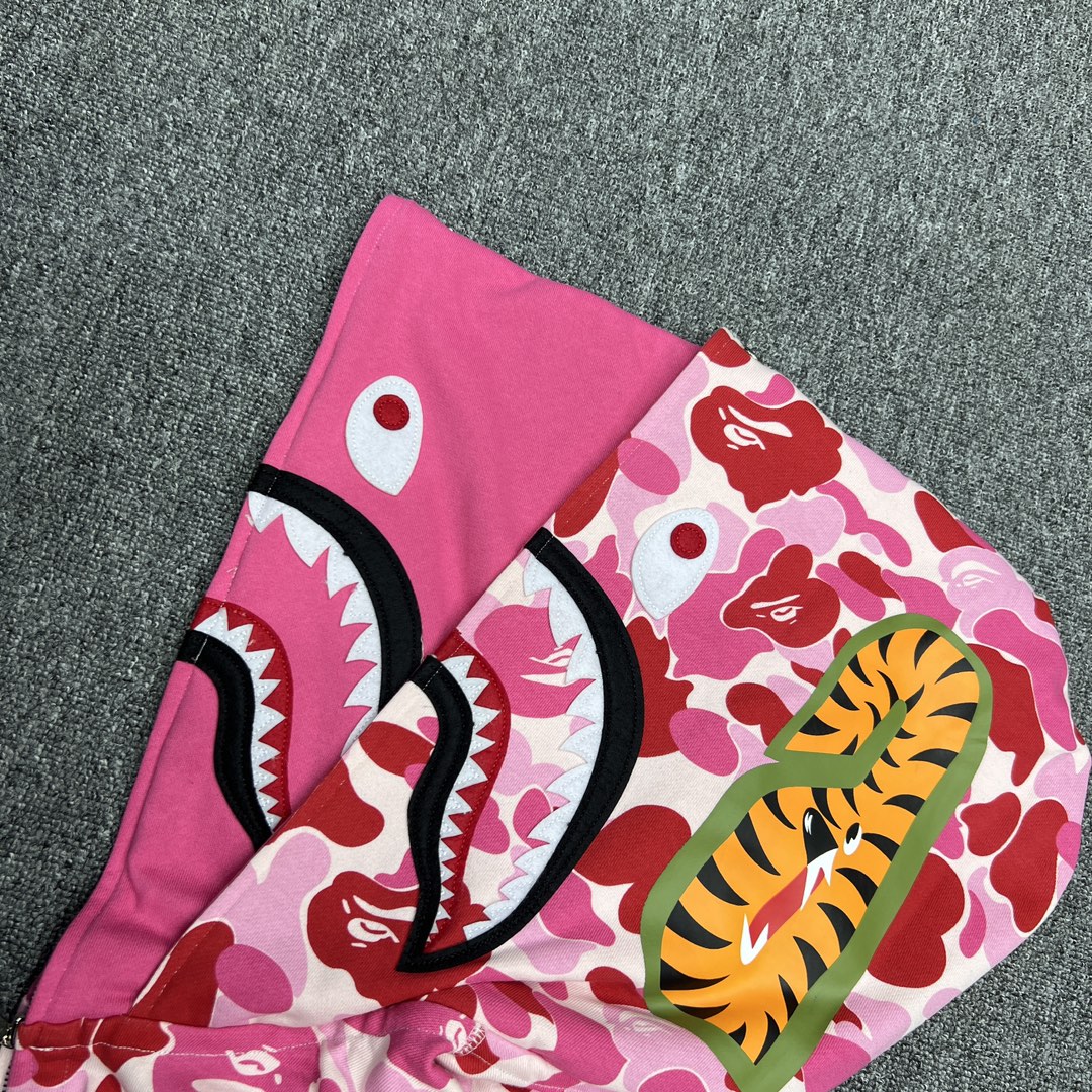A BATHING APE BAPE  双帽  鲨鱼拉链外套  男女同款 粉色