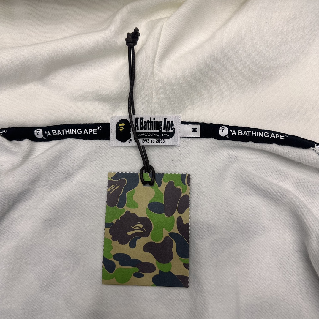 A BATHING APE BAPE  双帽  鲨鱼拉链外套  男女同款 黑白奶牛