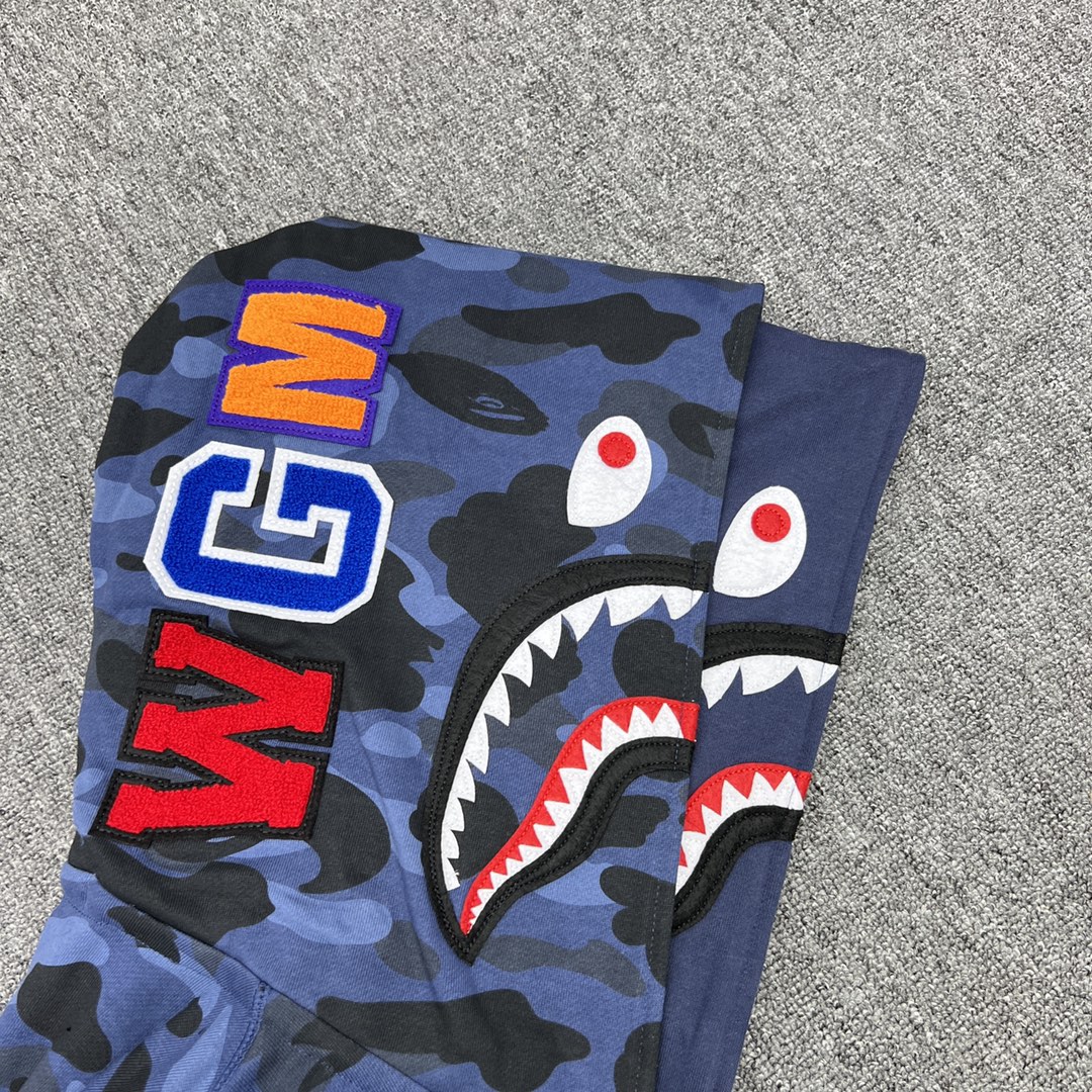 A BATHING APE BAPE  双帽  鲨鱼拉链外套  男女同款 红色  1G80-115-022