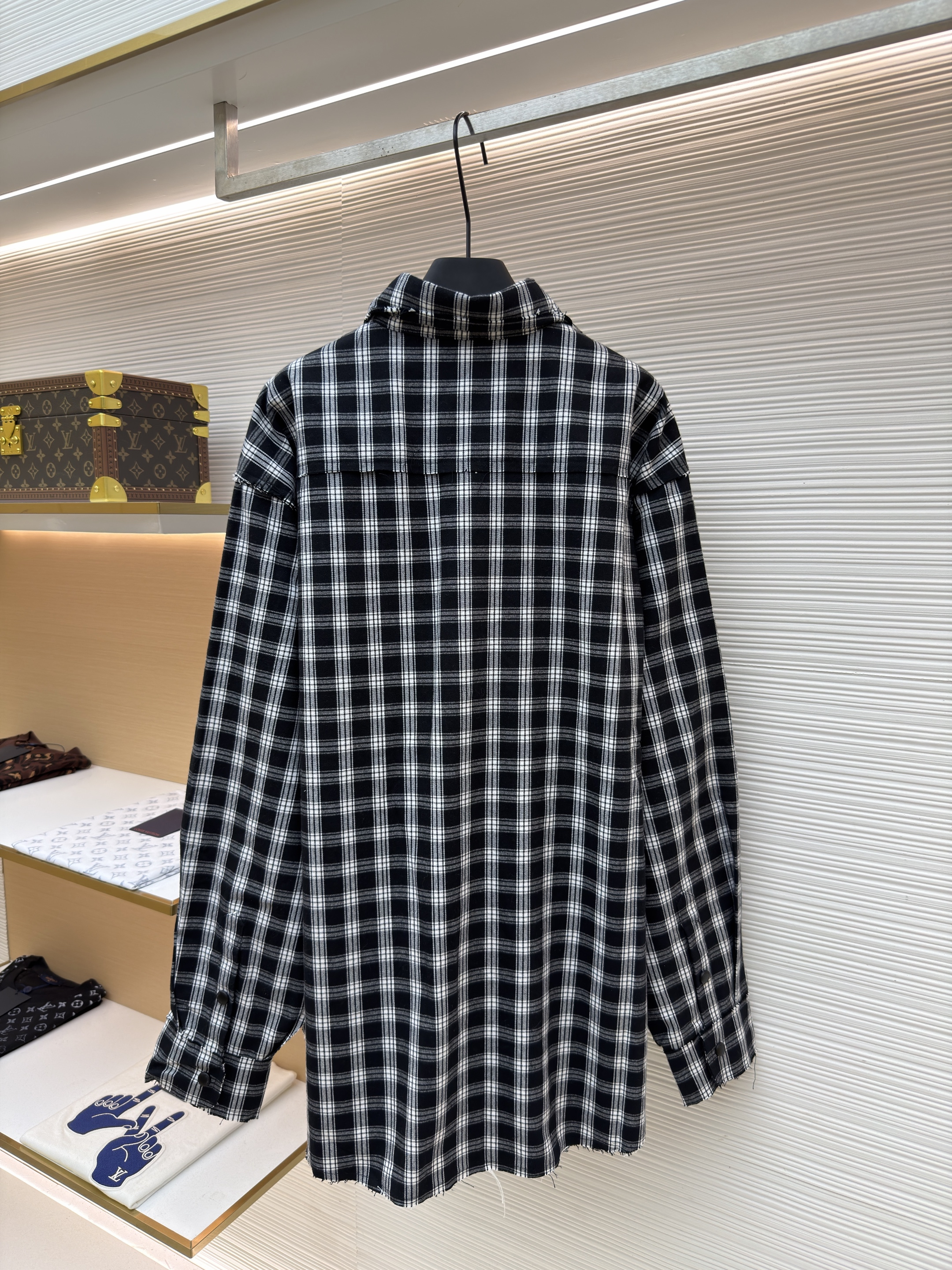Balenciaga 巴黎世家 黑白格子毛边破坏衬衫 长袖 外套 黑色 B0