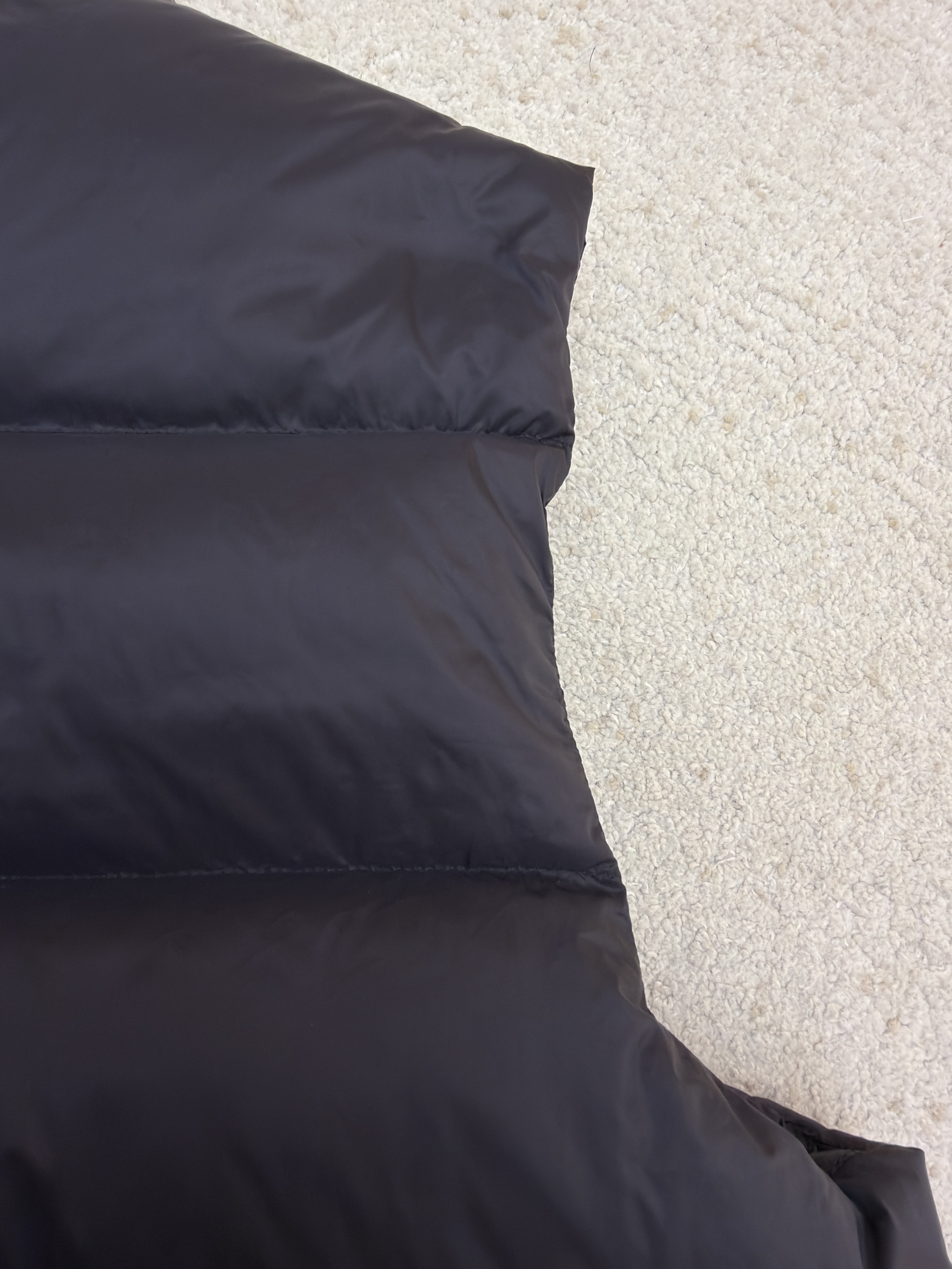 Balenciaga 巴黎世家 后背徽标logo拉链立领羽绒马甲 背心 外套 夹克 保暖 黑色 C0