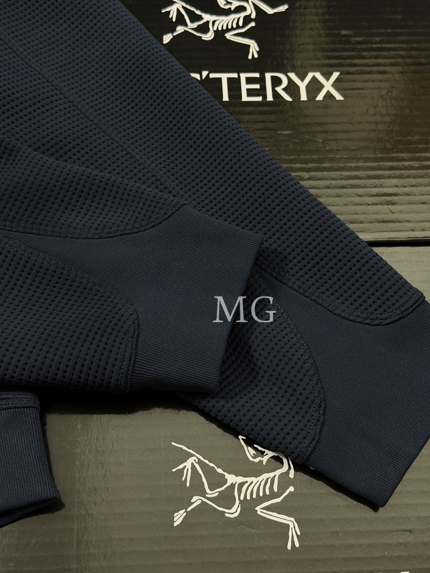 C13 台州 Arcteryx 始祖鸟 OLERA FULL ZIP HOODY 华夫格 拉链连帽 保暖 透气夹克 X000009918