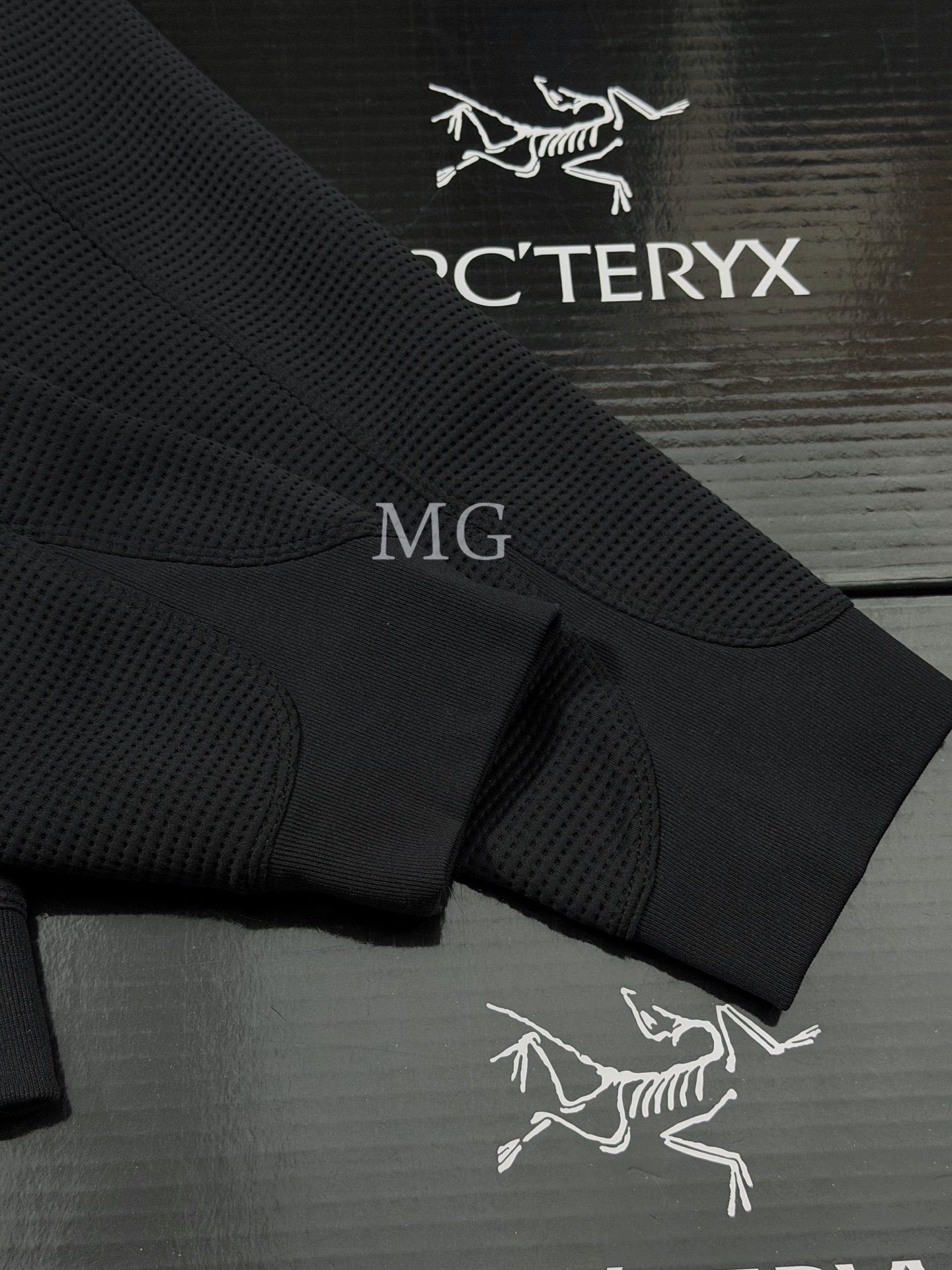 C13 台州 Arcteryx 始祖鸟 OLERA FULL ZIP HOODY 华夫格 拉链连帽 保暖 透气夹克 X000009918