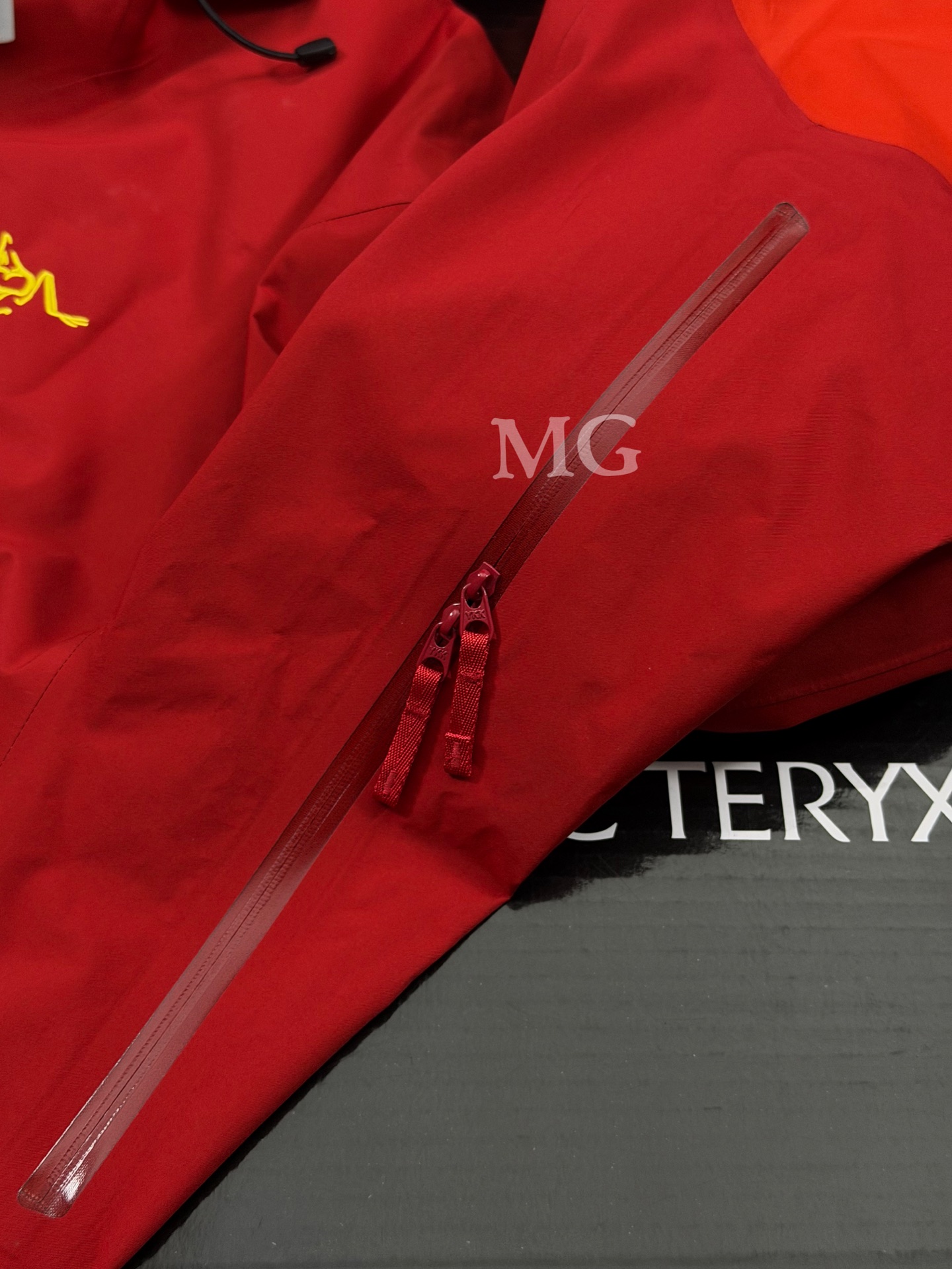 C05 台州 Arcteryx 始祖鸟 RUSH JACKET-YEAR OF THEHORSE 马年新春限定 GTX 硬壳连帽 防风防水 耐磨 长袖 男款B5- X000009965